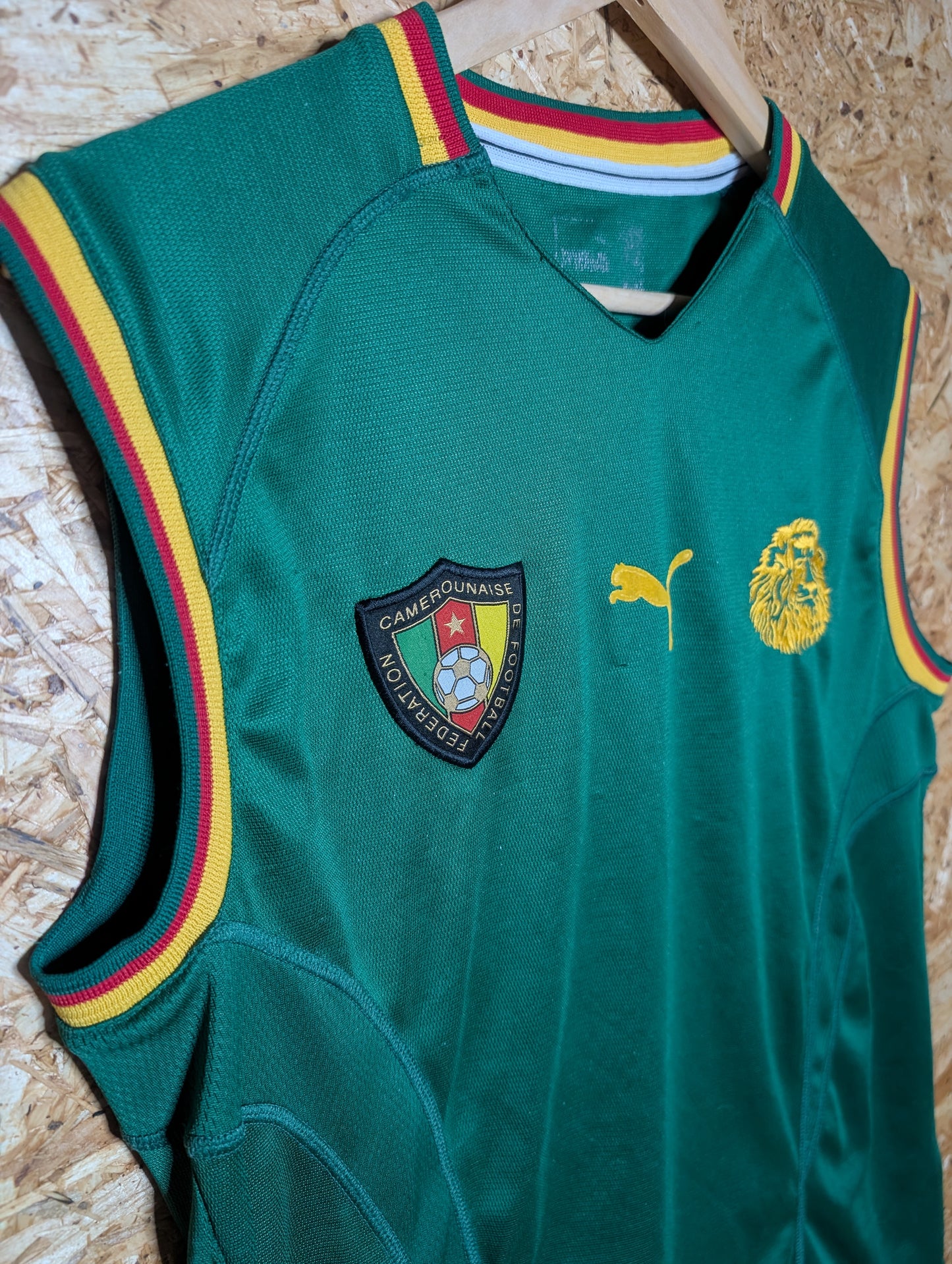 Authentic Cameroon 2002 Puma Sleeveless Home Football Shirt, Medium (Image 3)