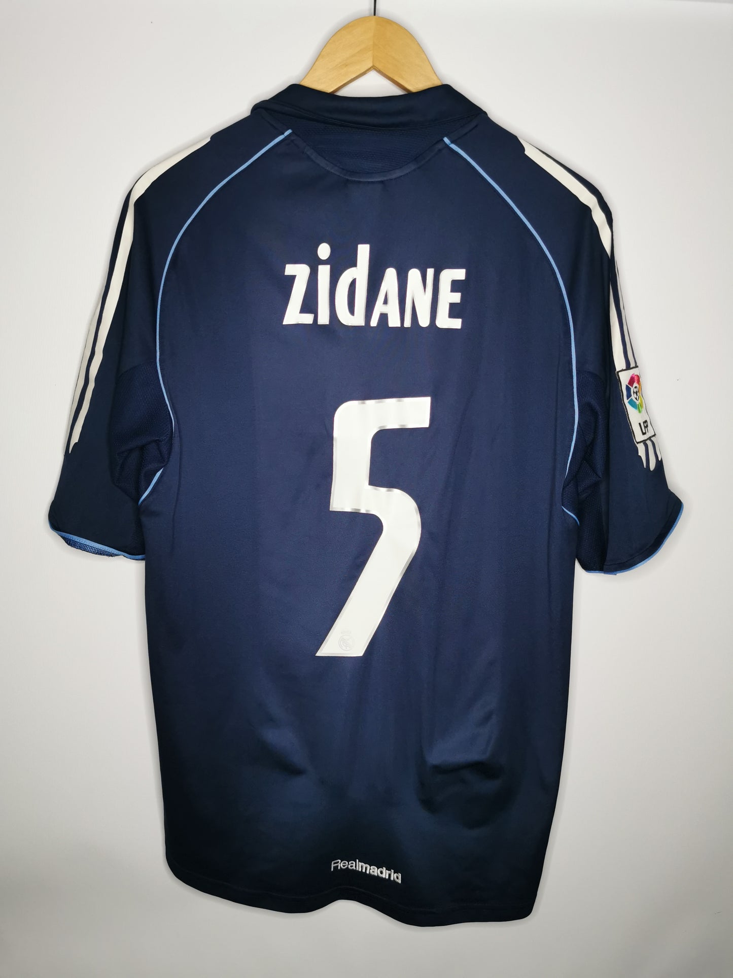 2005 Real Madrid Away 'Zidane 5', Medium
