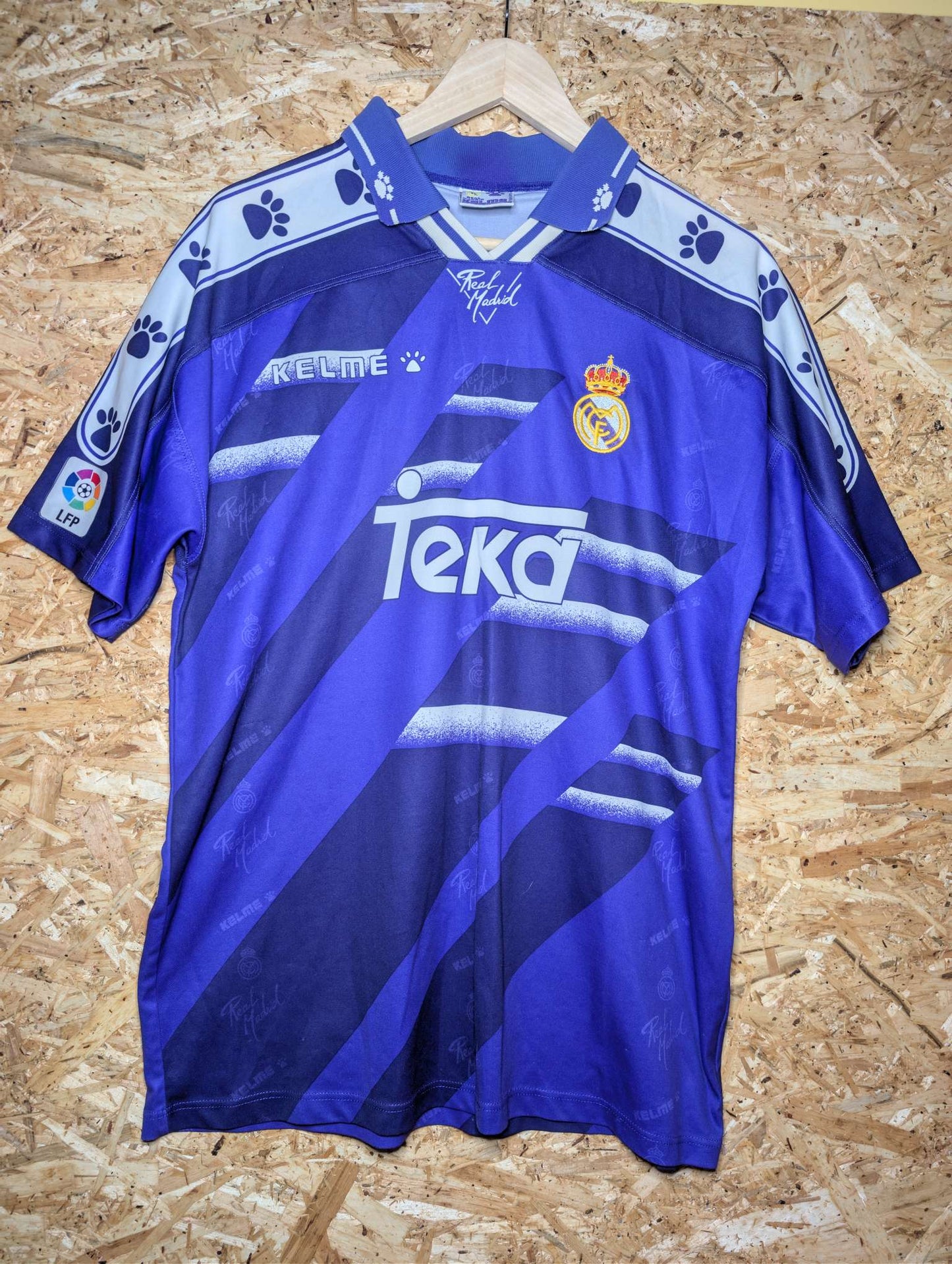 1994 Real Madrid Away, Medium