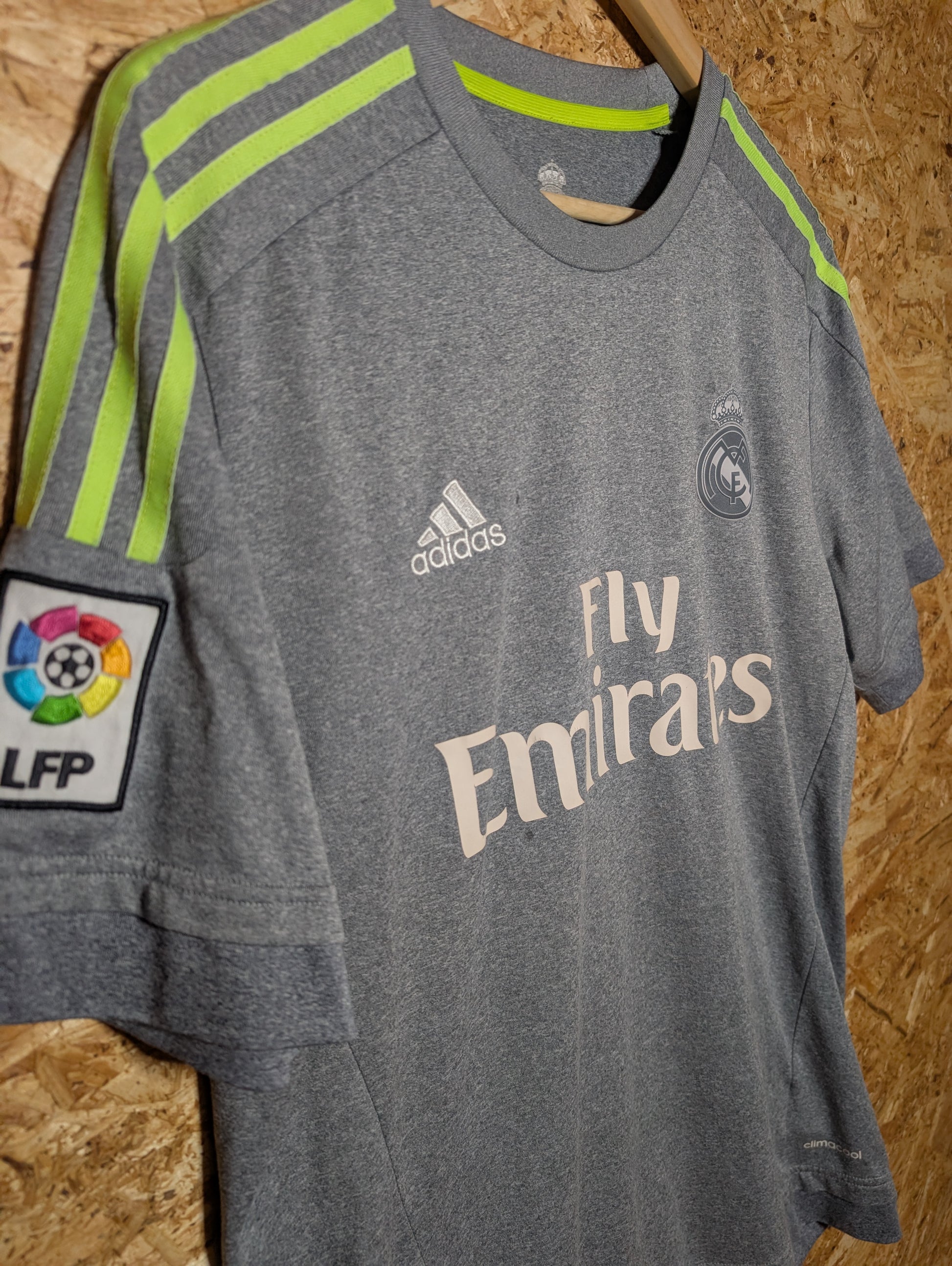 Authentic Real Madrid 2015 Adidas Grey Away Football Shirt, Large (Image 2)