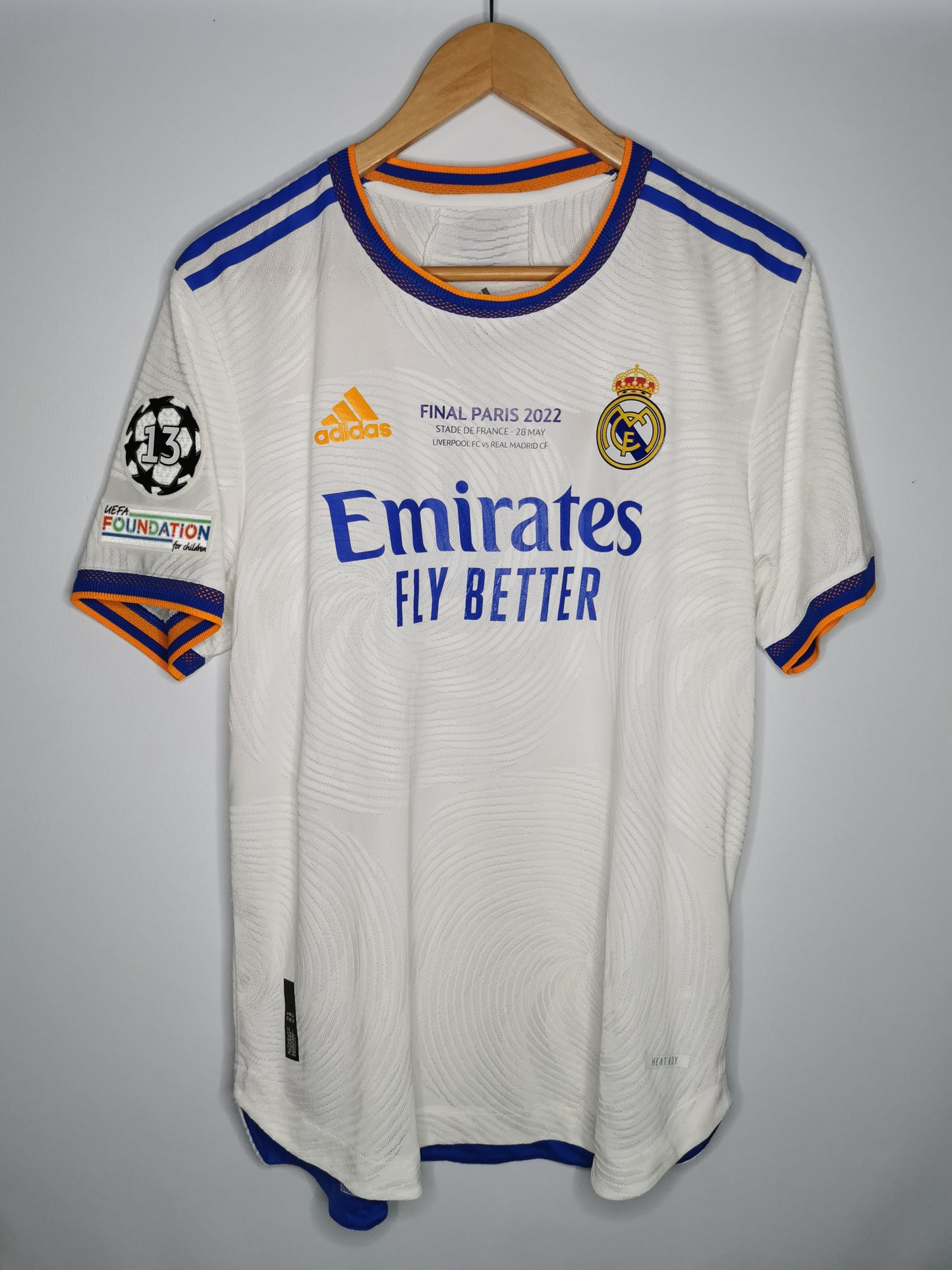 2021 Real Madrid Home Kitroom Issue 'Camavinga 25', Size 6 (Medium)