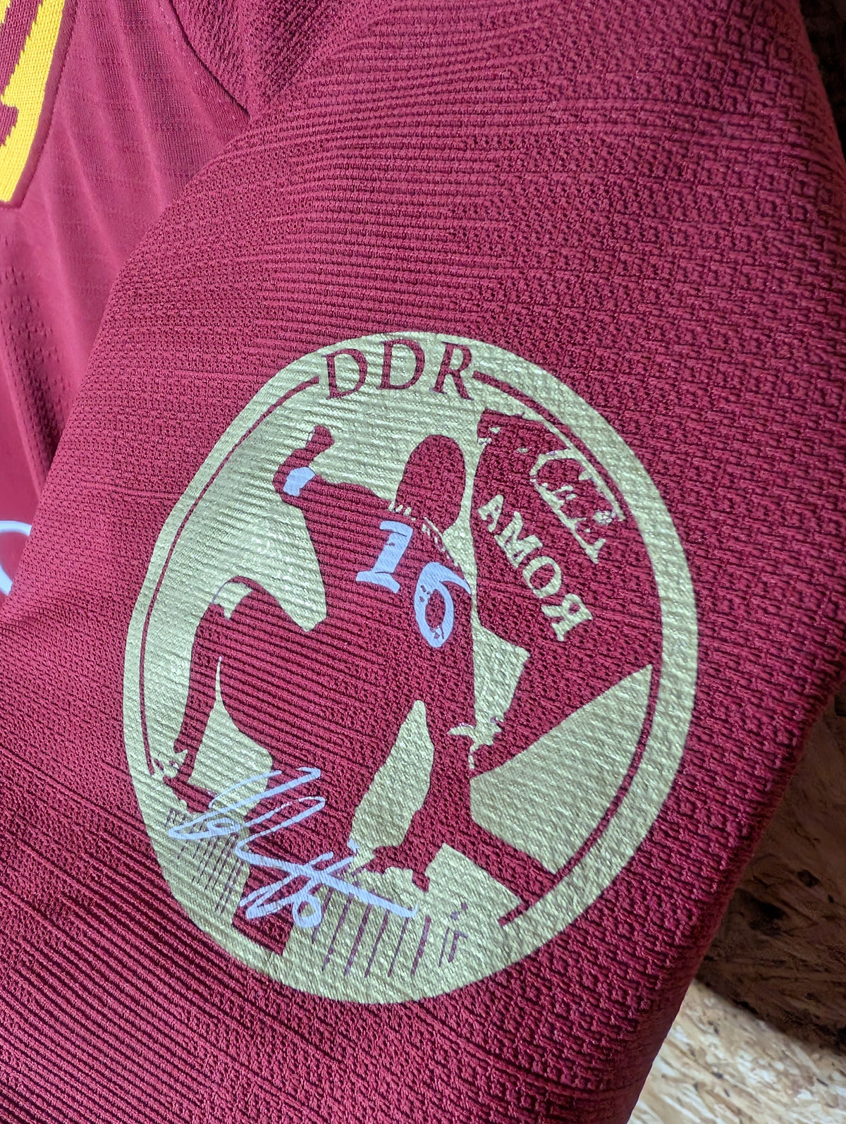 Authentic Roma 2019 Nike Player Spec Home Football Shirt 'De Rossi 16' (Image 5)