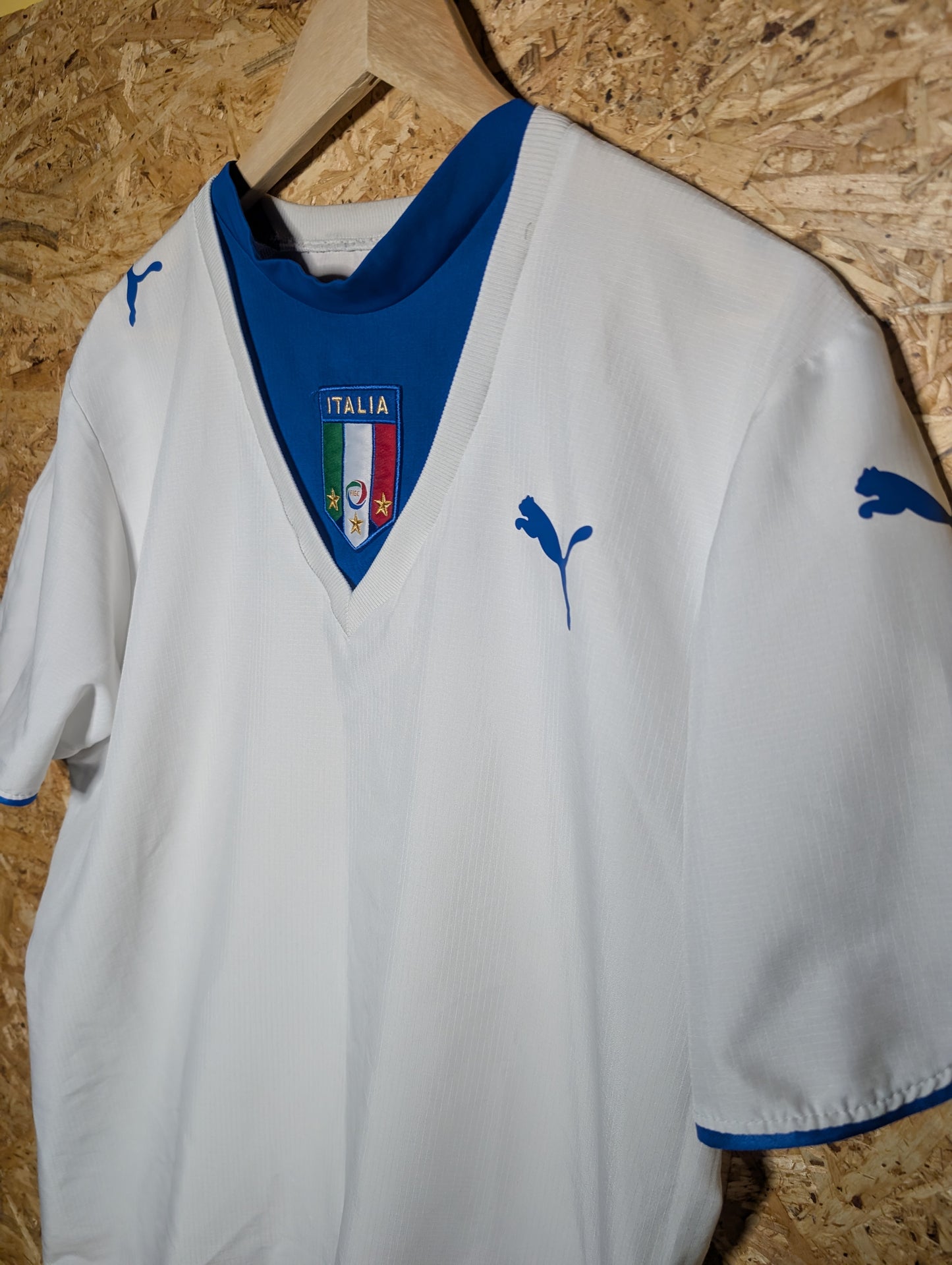 2006 Italy Away, Medium