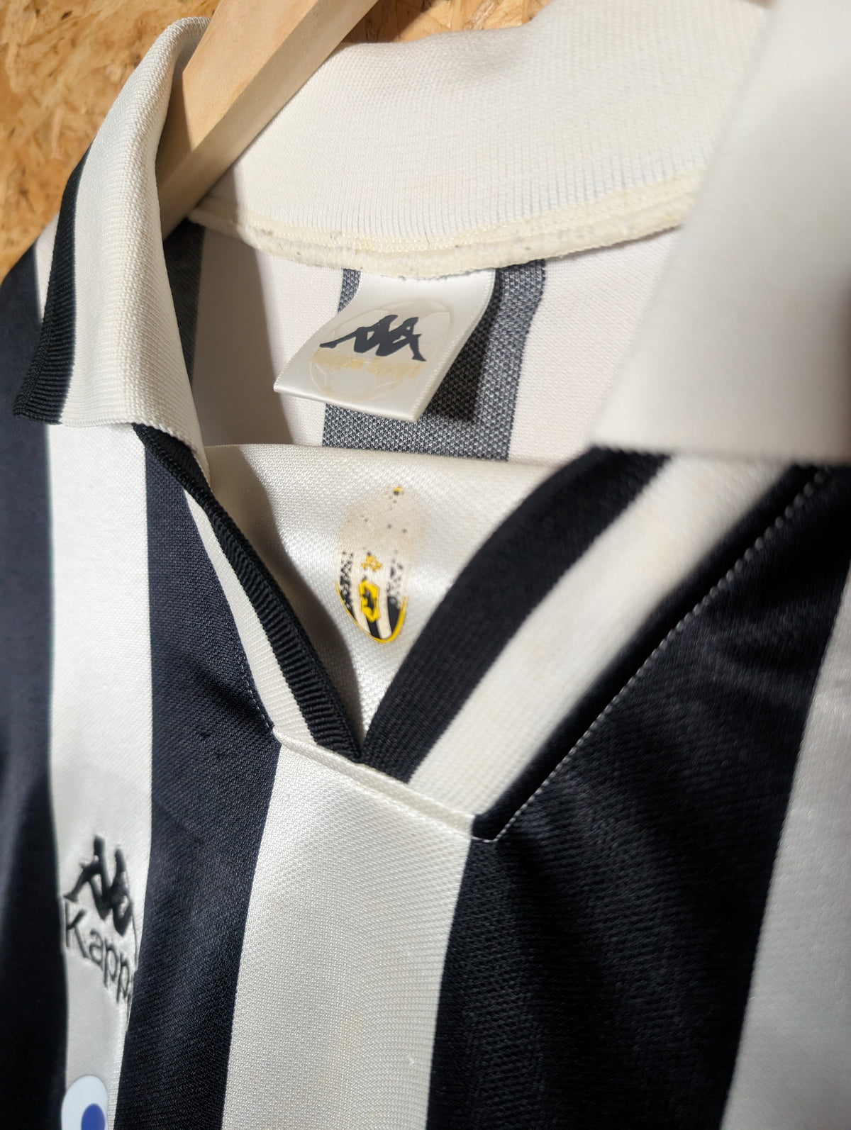 Authentic Juventus 1994 Kappa Black and White Home Football Shirt (Image 5)