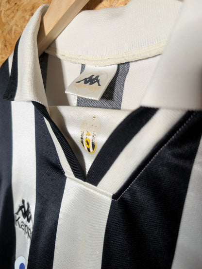 Authentic Juventus 1994 Kappa Black and White Home Football Shirt (Image 5)