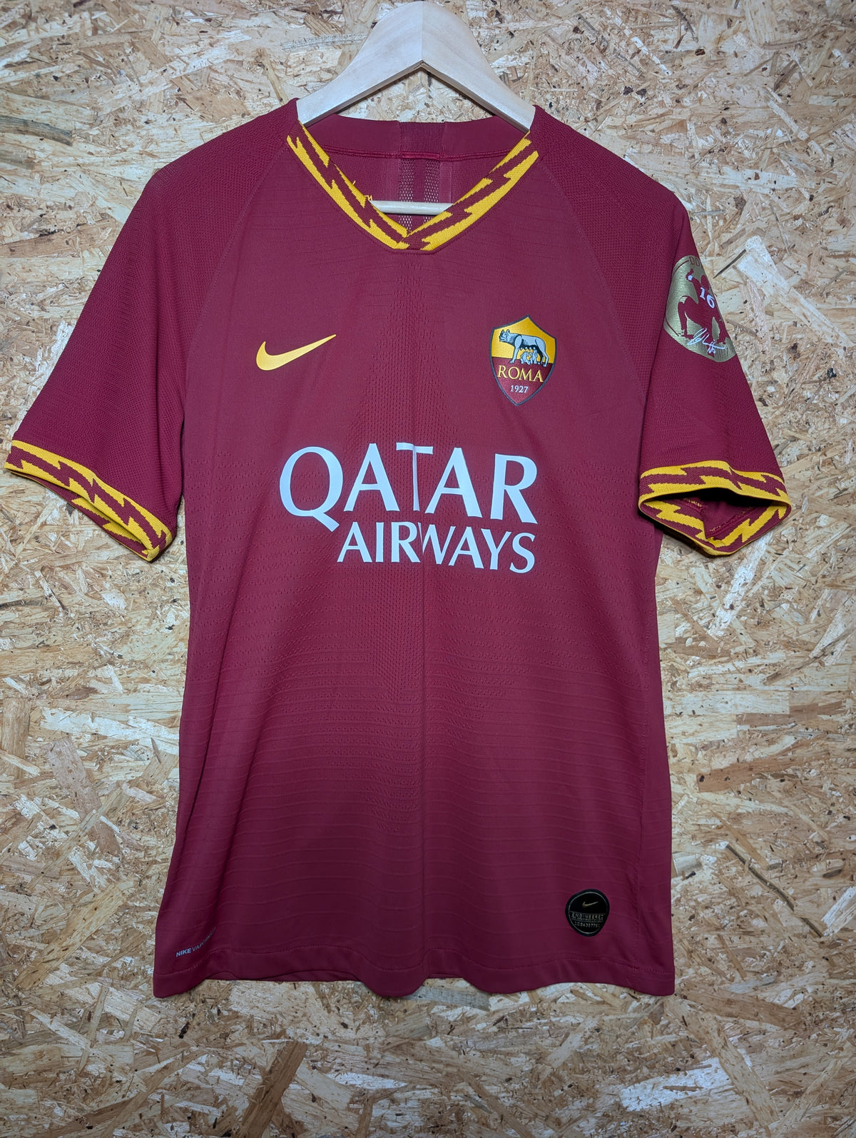 Authentic Roma 2019 Nike Player Spec Home Football Shirt 'De Rossi 16' (Image 1)