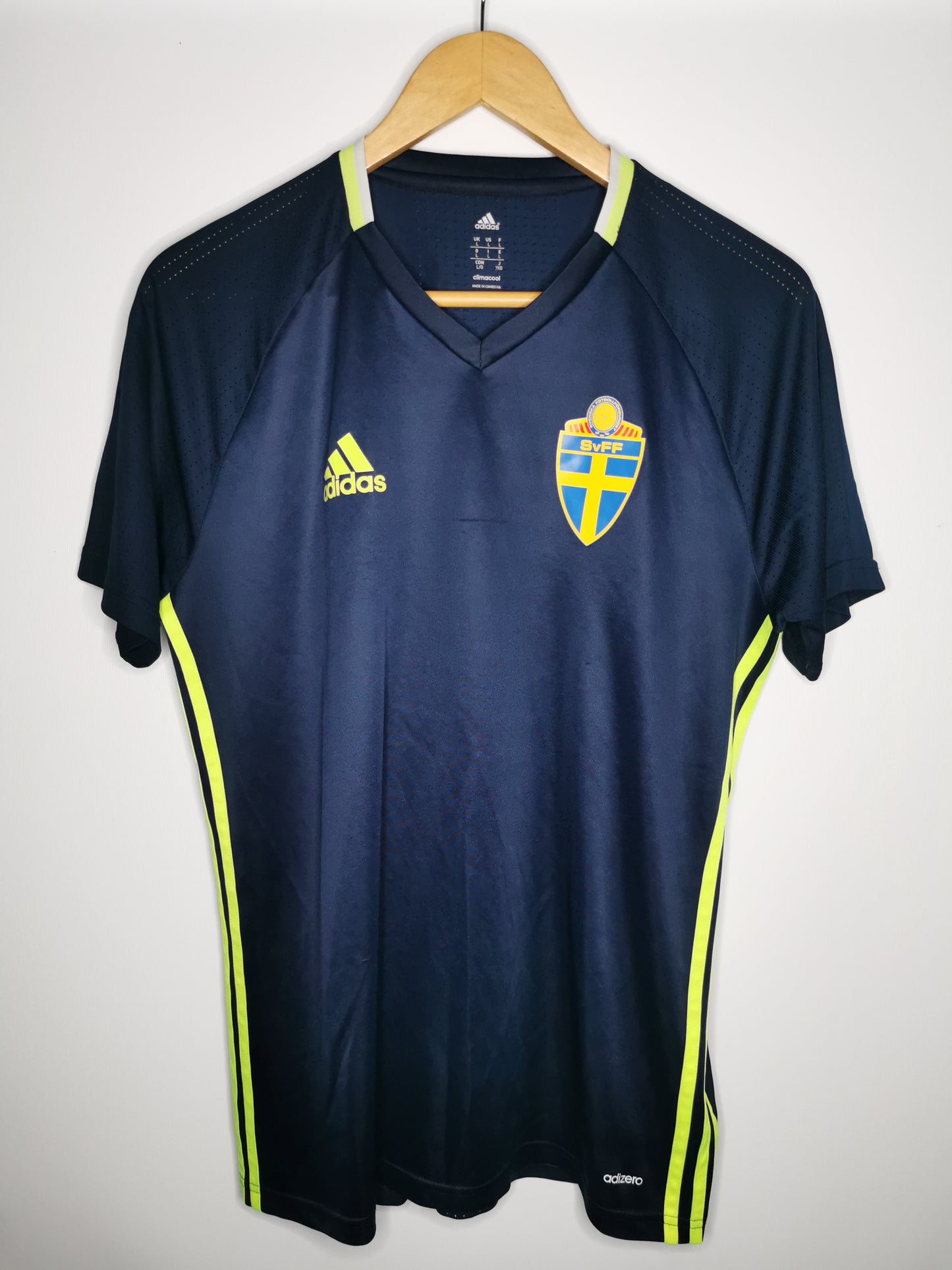 2014 Sweden Training Tee, Large (fits Medium)