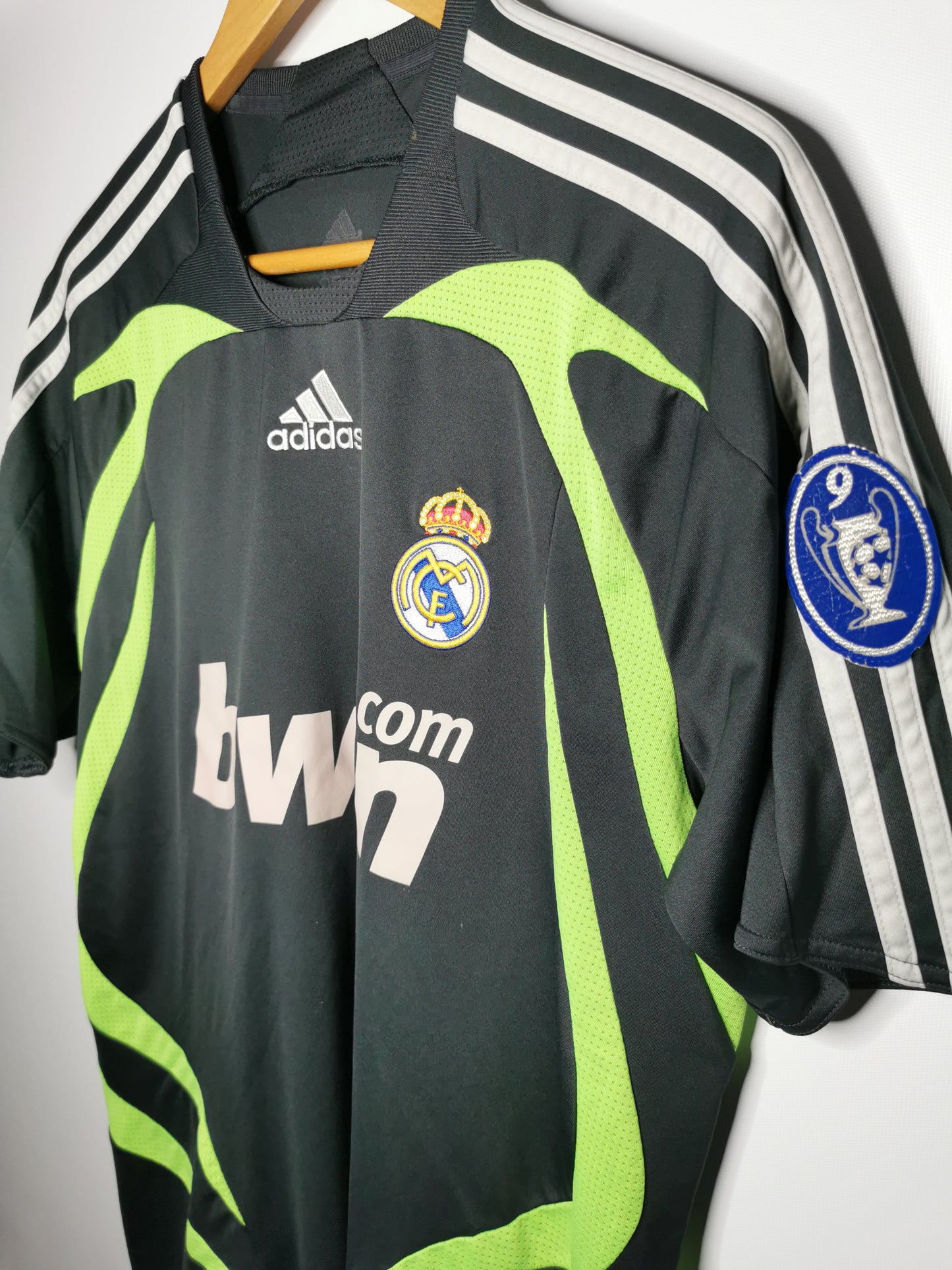 2007 Real Madrid Third, Medium
