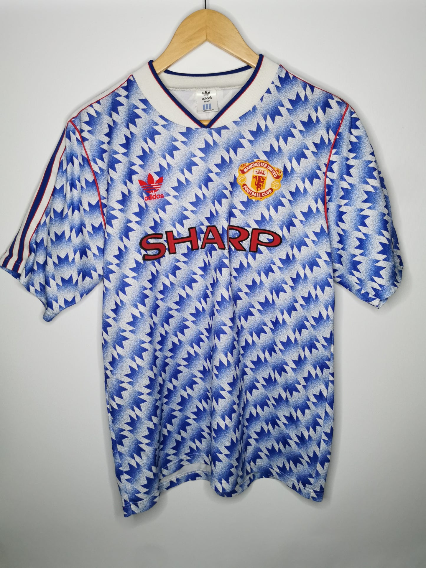 1990 Man United Away, Medium
