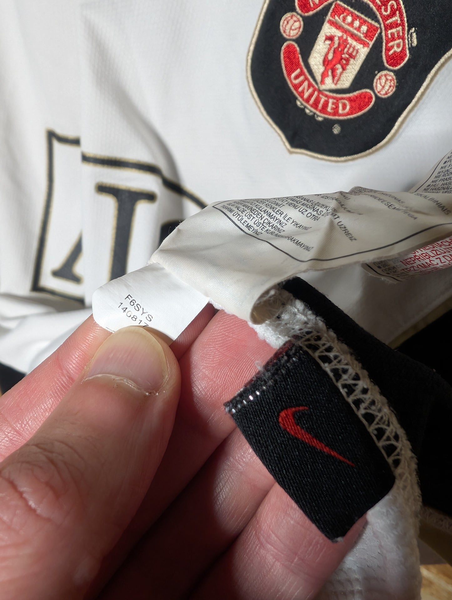 Manchester United Away 2006 Nike Authentic Football Shirt, Small