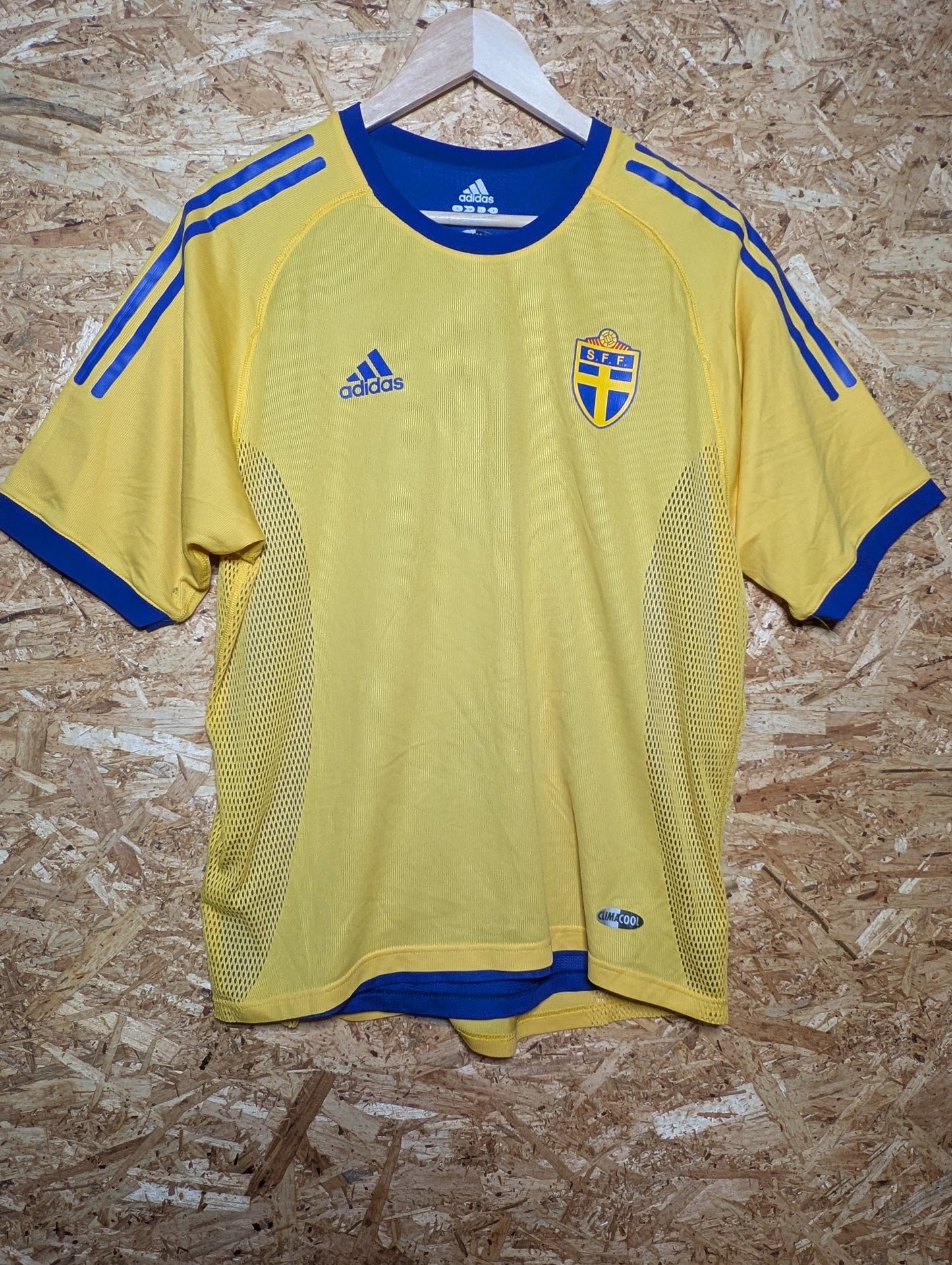 Authentic Sweden 2002 Adidas Home Kitroom Issue Football Shirt - Image 1