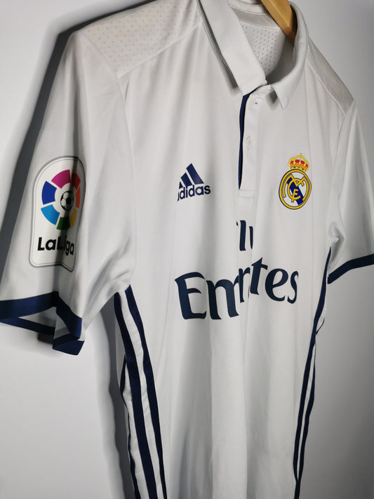 Authentic 2016 Real Madrid Home Match Worn 'Vazquez 17' vs Villarreal (Image 2)