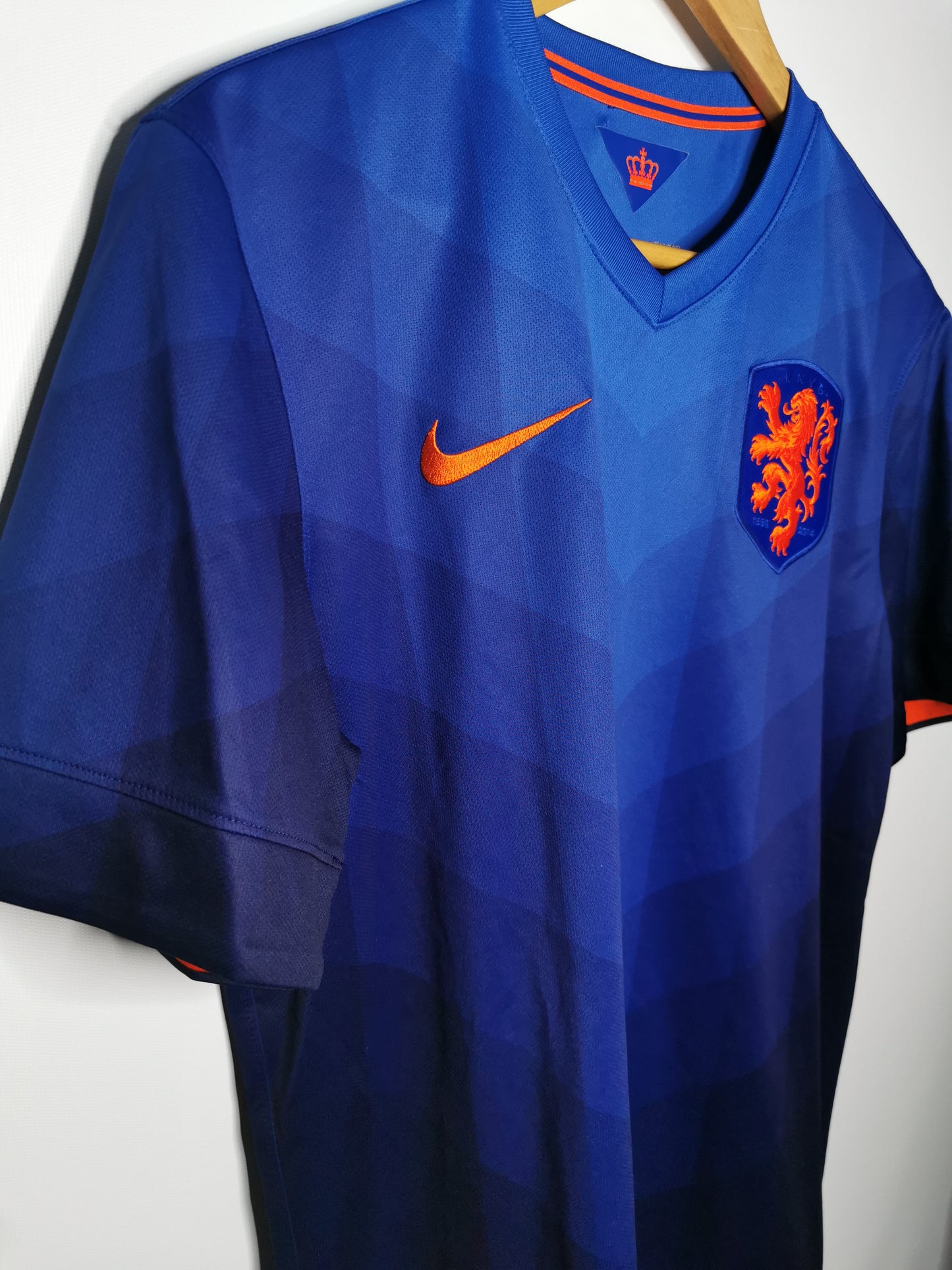 2014 Netherlands Away, Medium