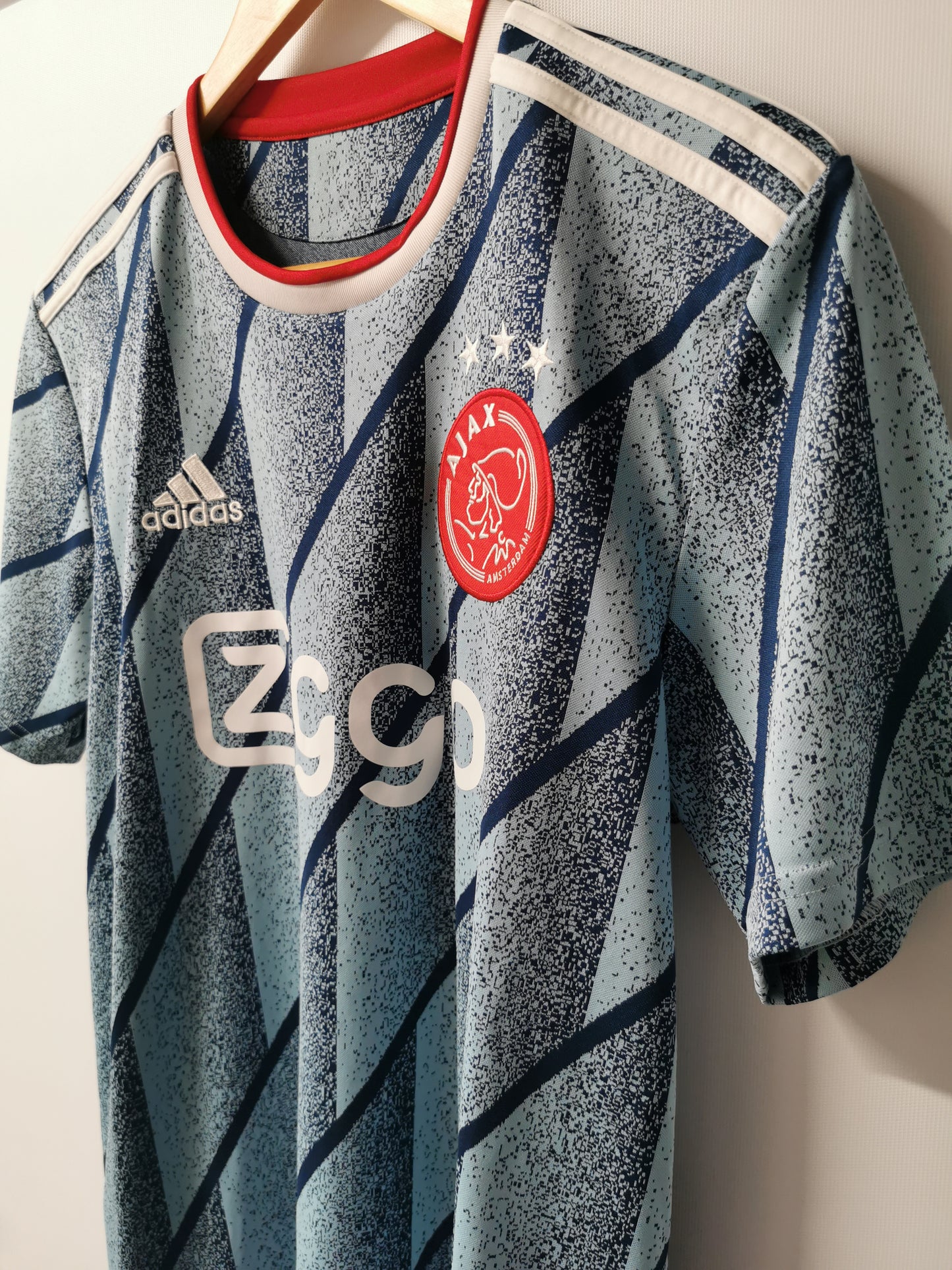 2020 Ajax Away, Medium