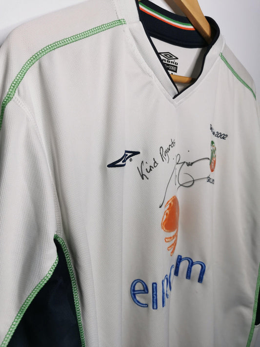 Authentic 2002 Ireland Away Niall Quinn signed (Image 2)