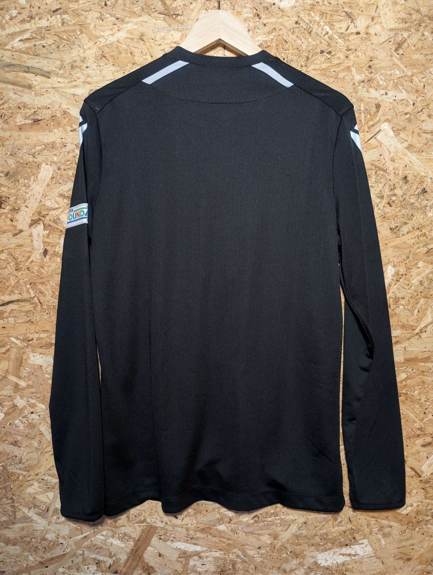 2021 UEFA Referee jersey, Medium