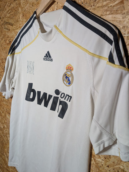 Authentic Real Madrid 2009 Adidas Home Football Shirt 'Kaká 8', Medium (Image 4)