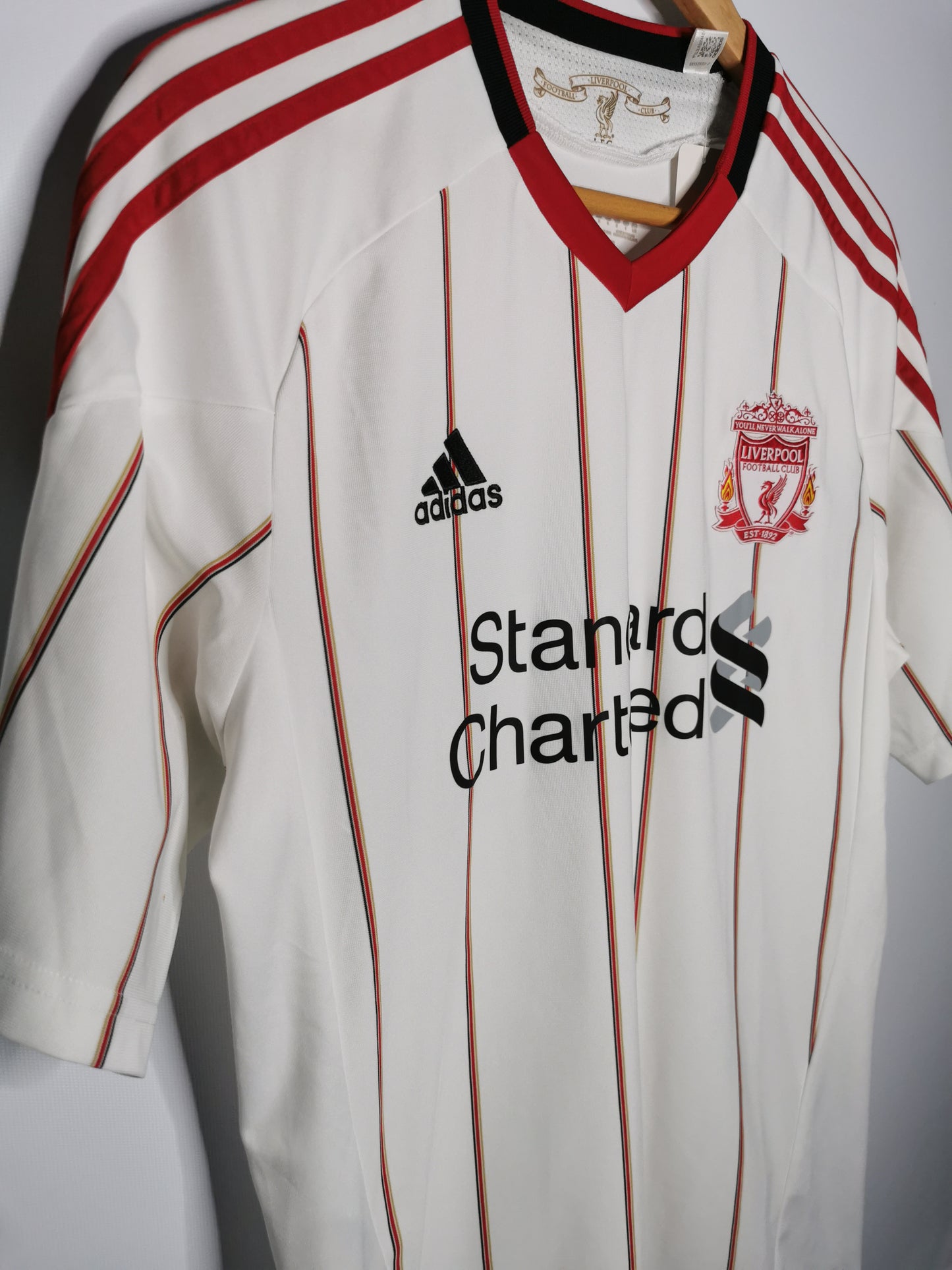 2010 Liverpool Away, Medium