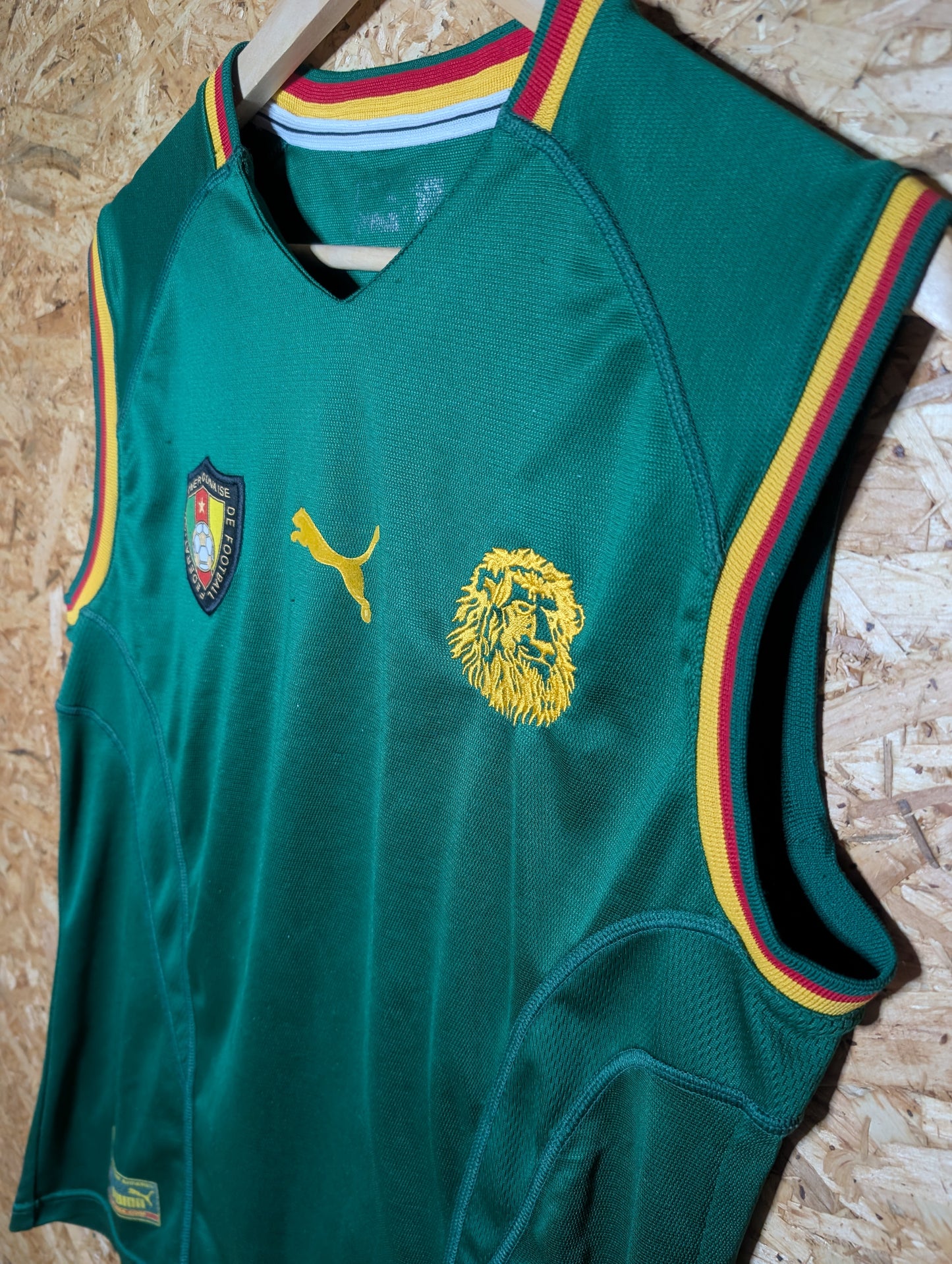 Authentic Cameroon 2002 Puma Sleeveless Home Football Shirt, Medium (Image 4)