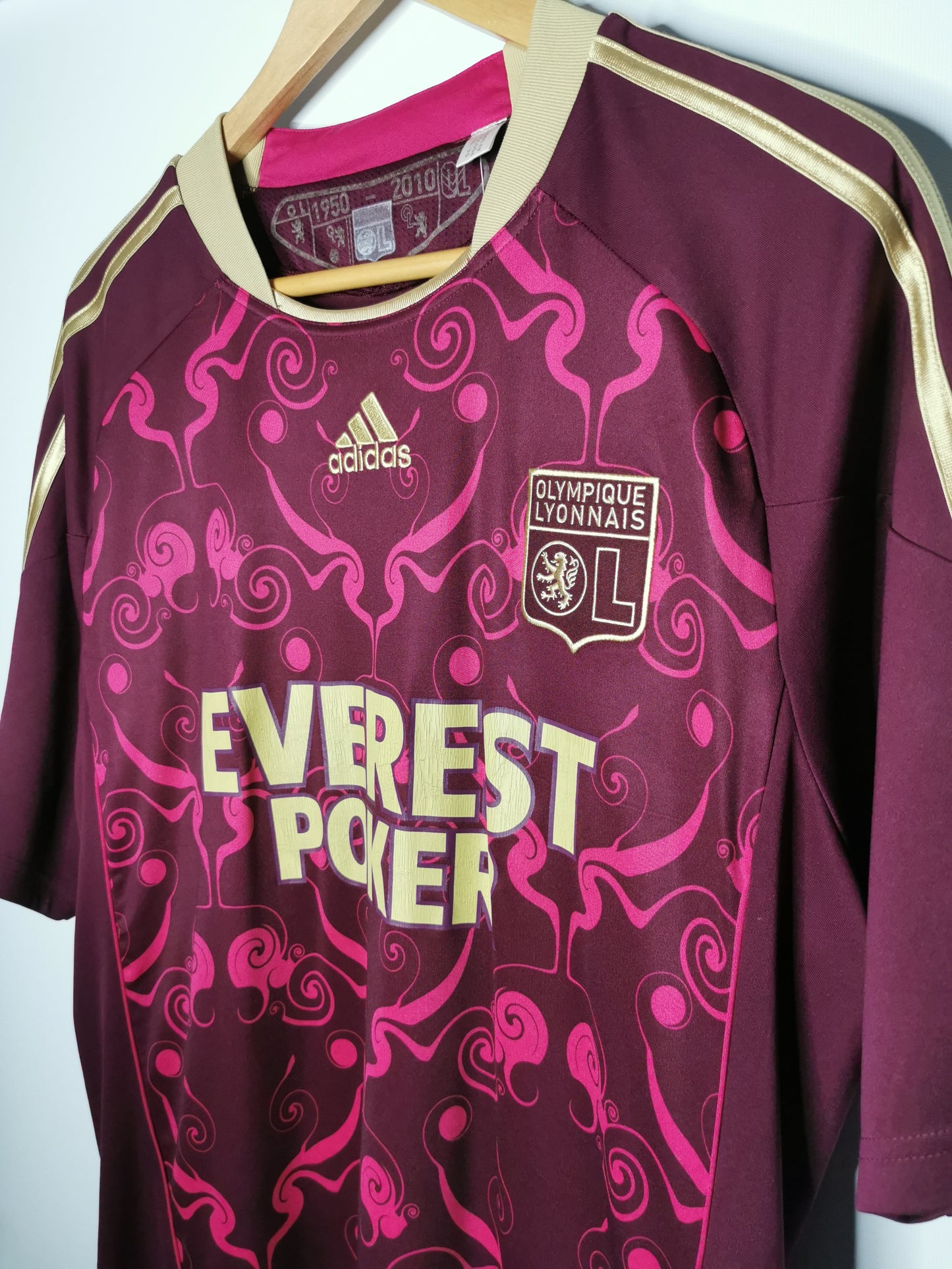 2010 Lyon Away, Large