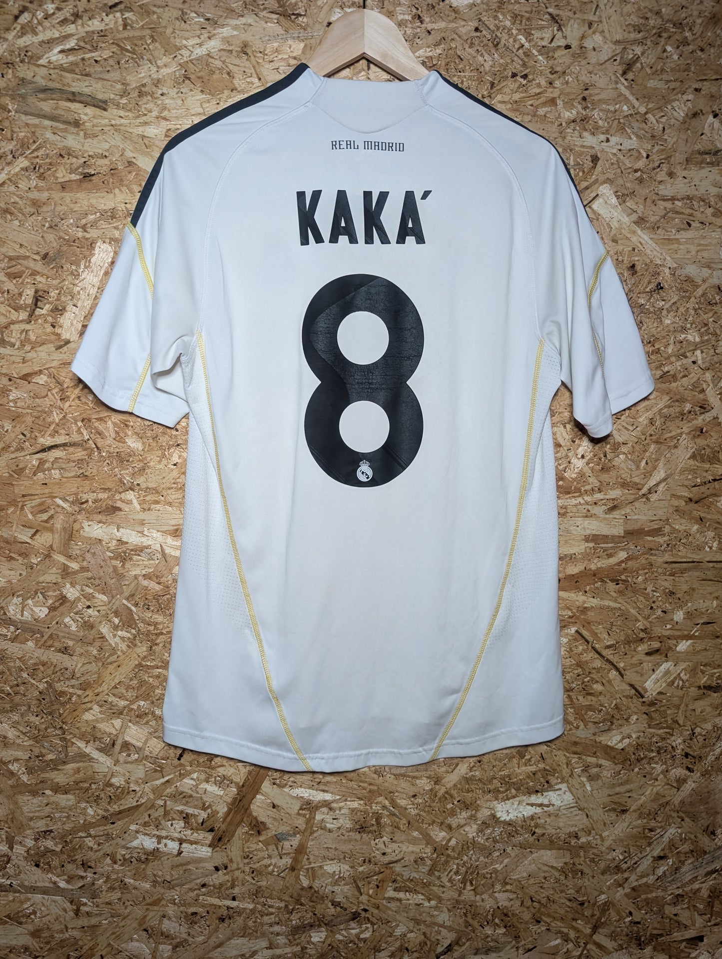 Authentic Real Madrid 2009 Adidas Home Football Shirt 'Kaká 8', Medium (Image 2)