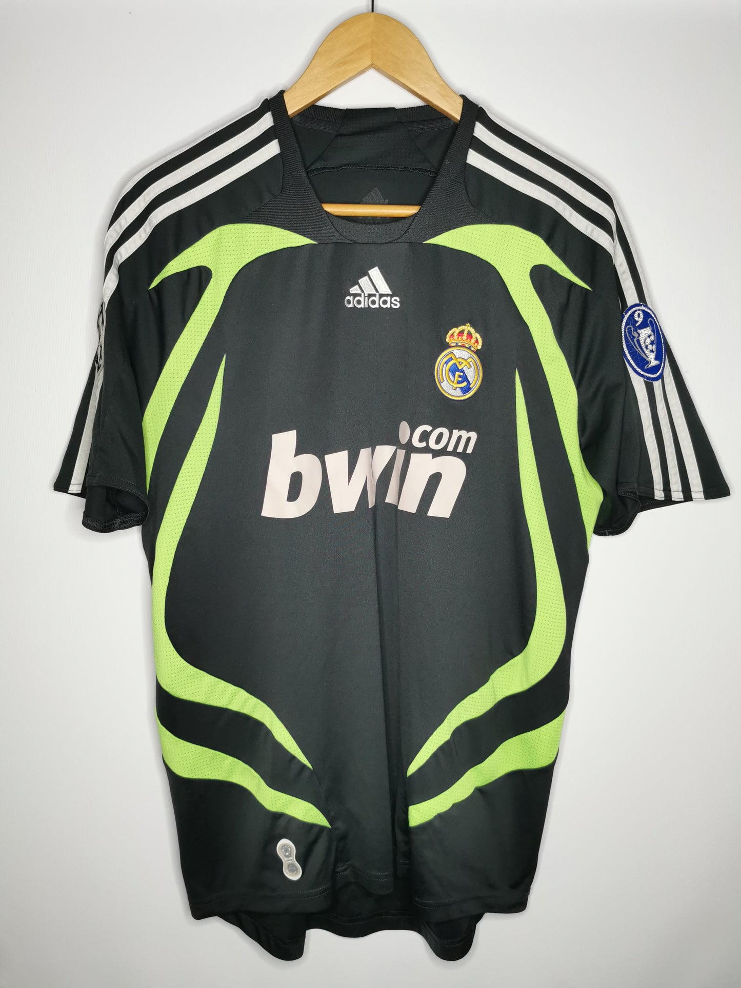 2007 Real Madrid Third, Medium
