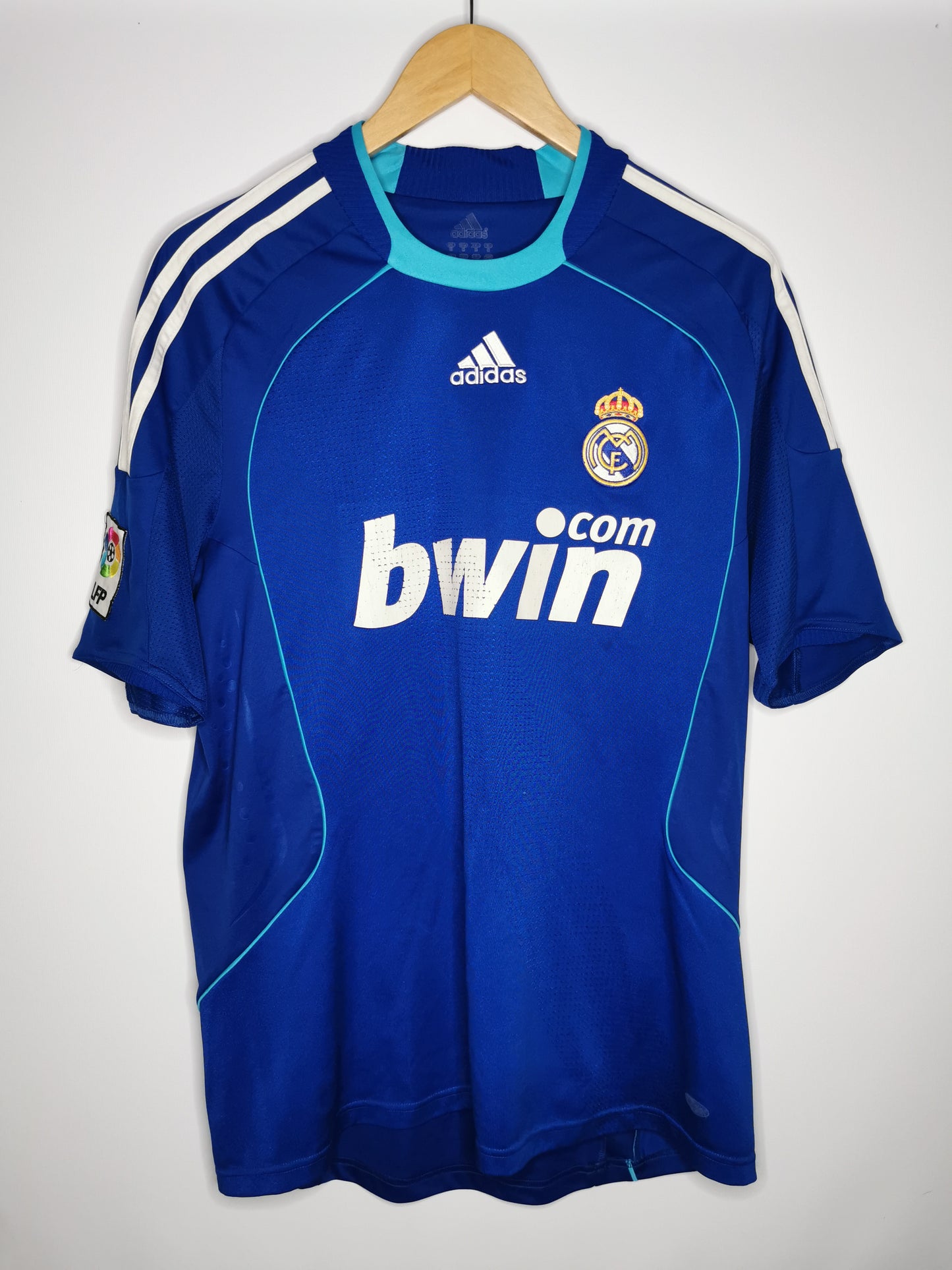2008 Real Madrid Away, Medium