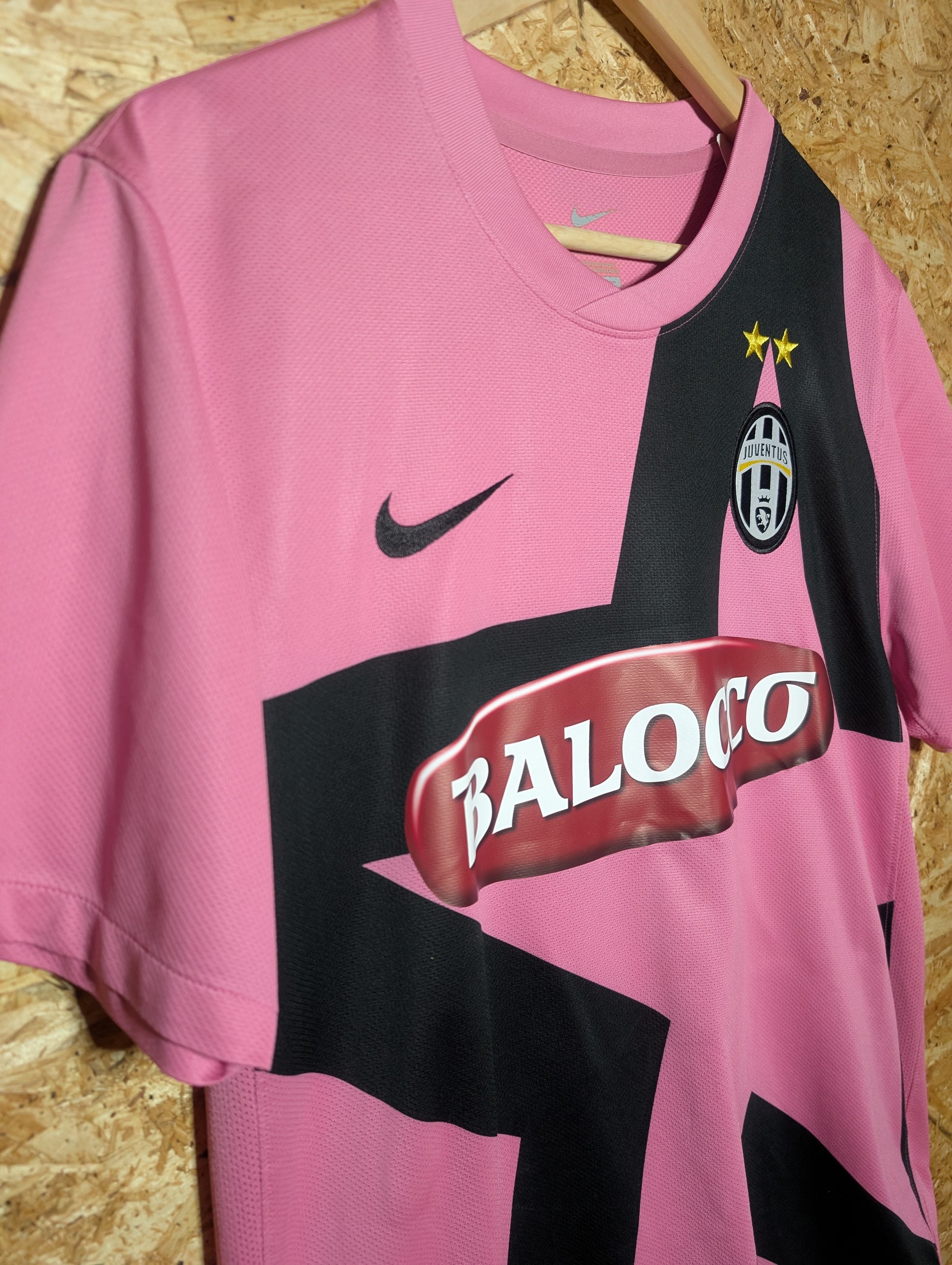 Authentic Juventus 2011 Nike Pink Away Football Shirt 'Marchisio 8' (Image 3)