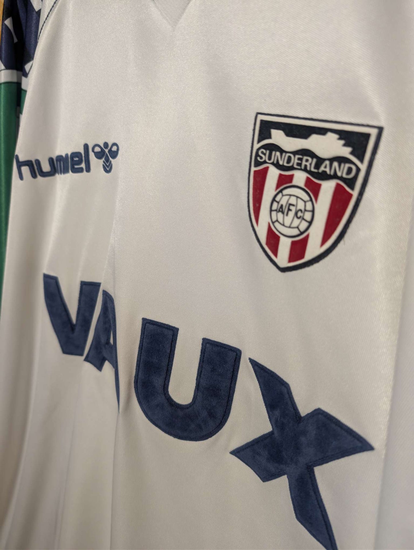 1991 Sunderland Away, Medium
