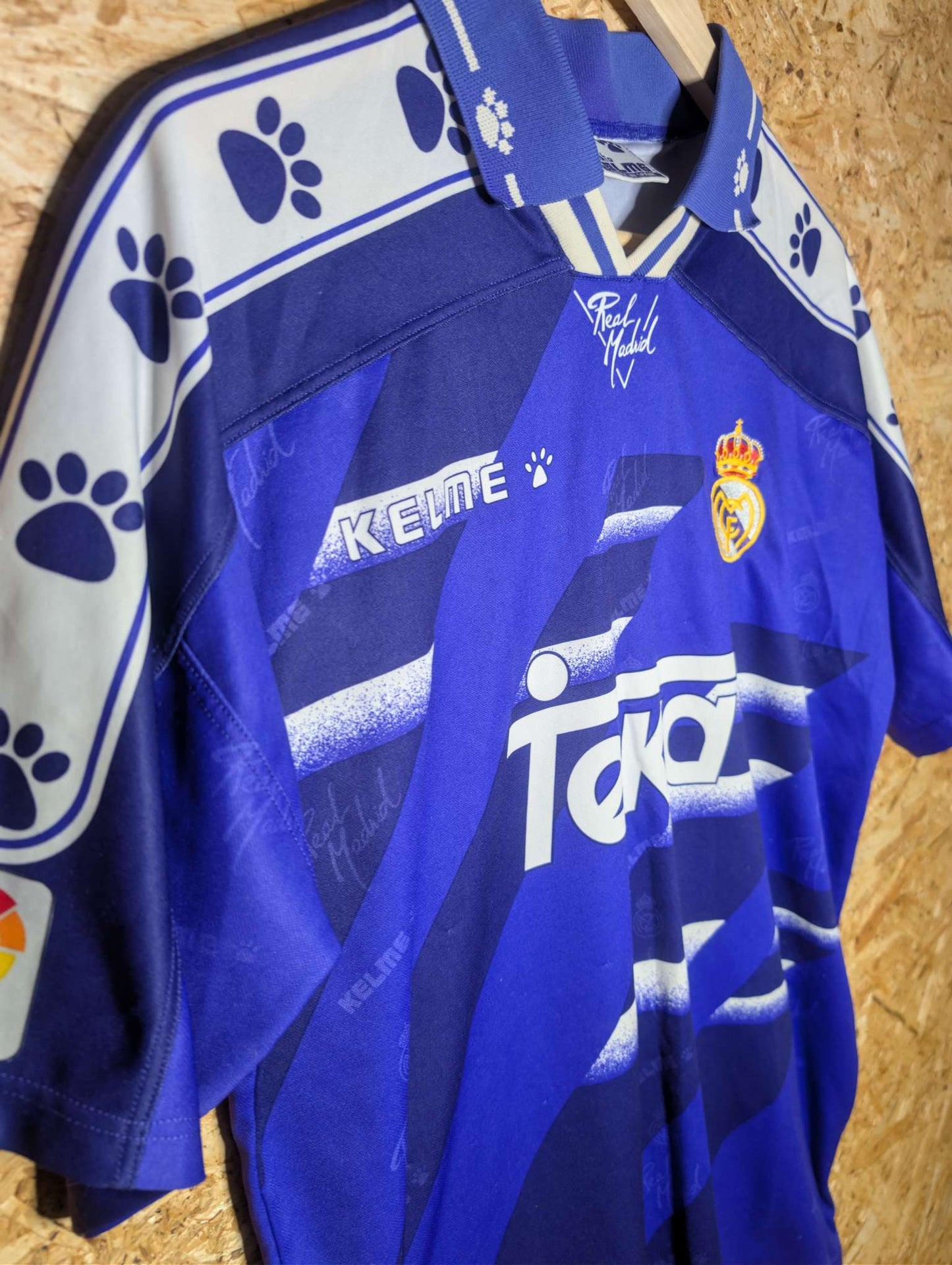 1994 Real Madrid Away, Medium