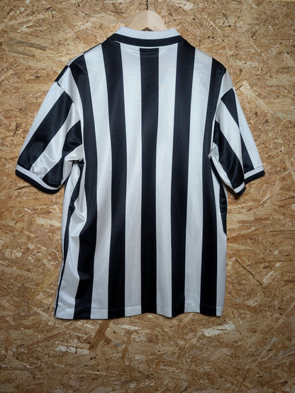 Authentic Juventus 1994 Kappa Black and White Home Football Shirt (Image 2)