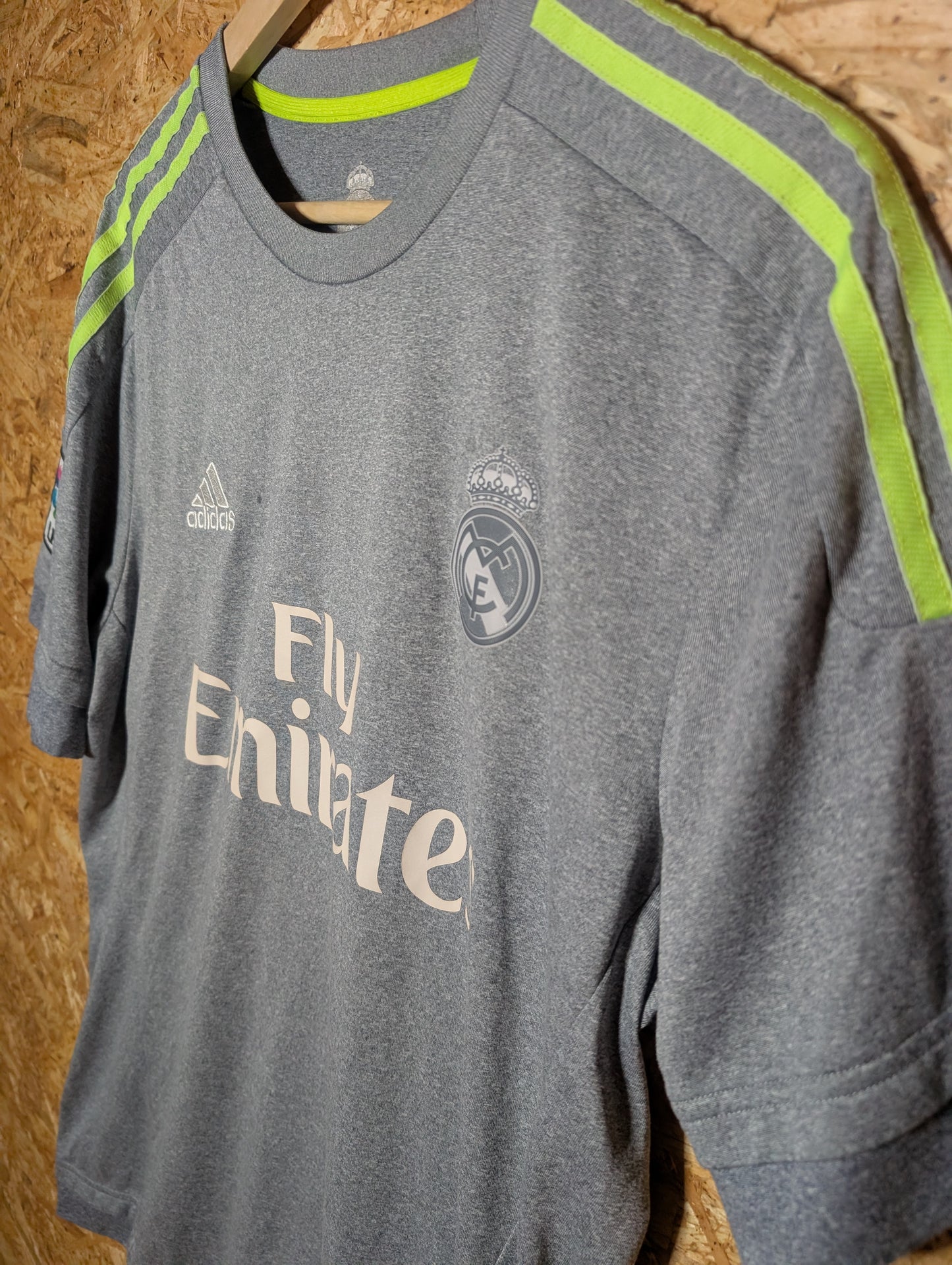 Authentic Real Madrid 2015 Adidas Grey Away Football Shirt, Large (Image 3)