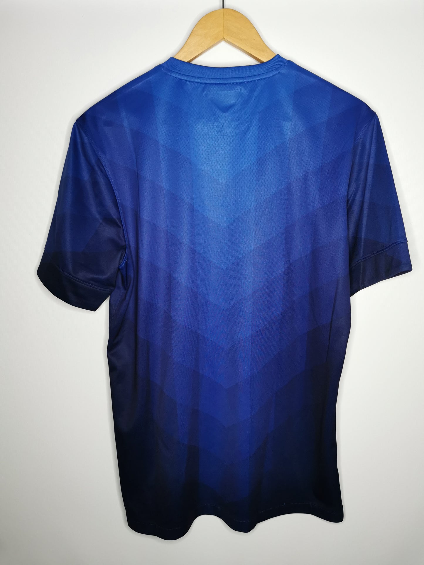 2014 Netherlands Away, Medium