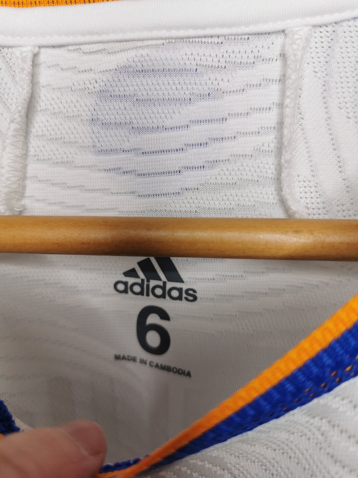 2021 Real Madrid Home Kitroom Issue 'Camavinga 25', Size 6 (Medium)