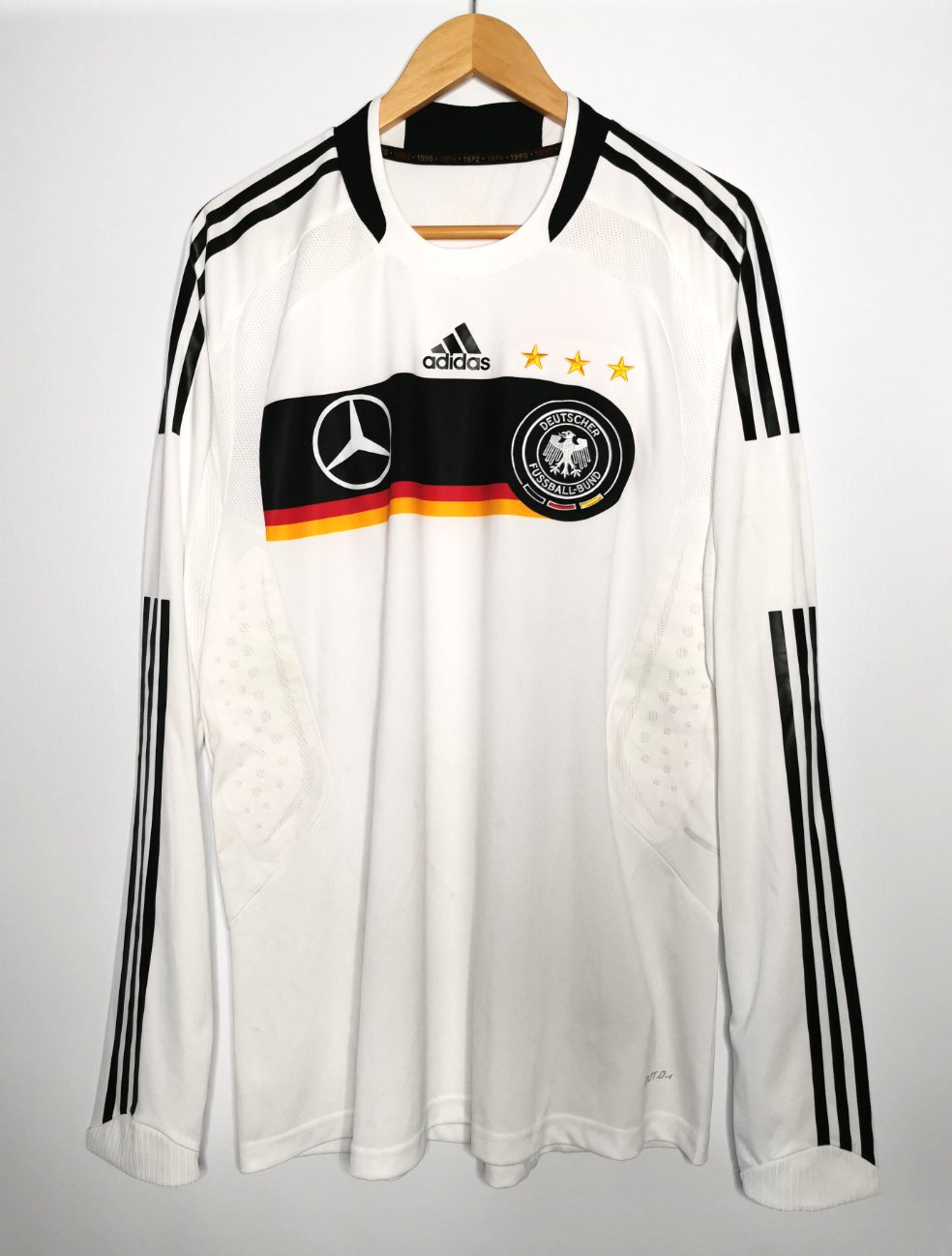 2011 Germany Training Top front