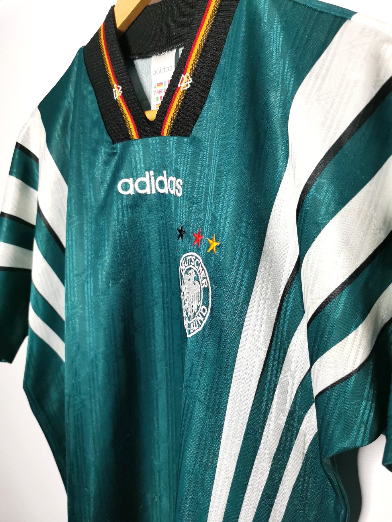 1996 Germany Away, Medium