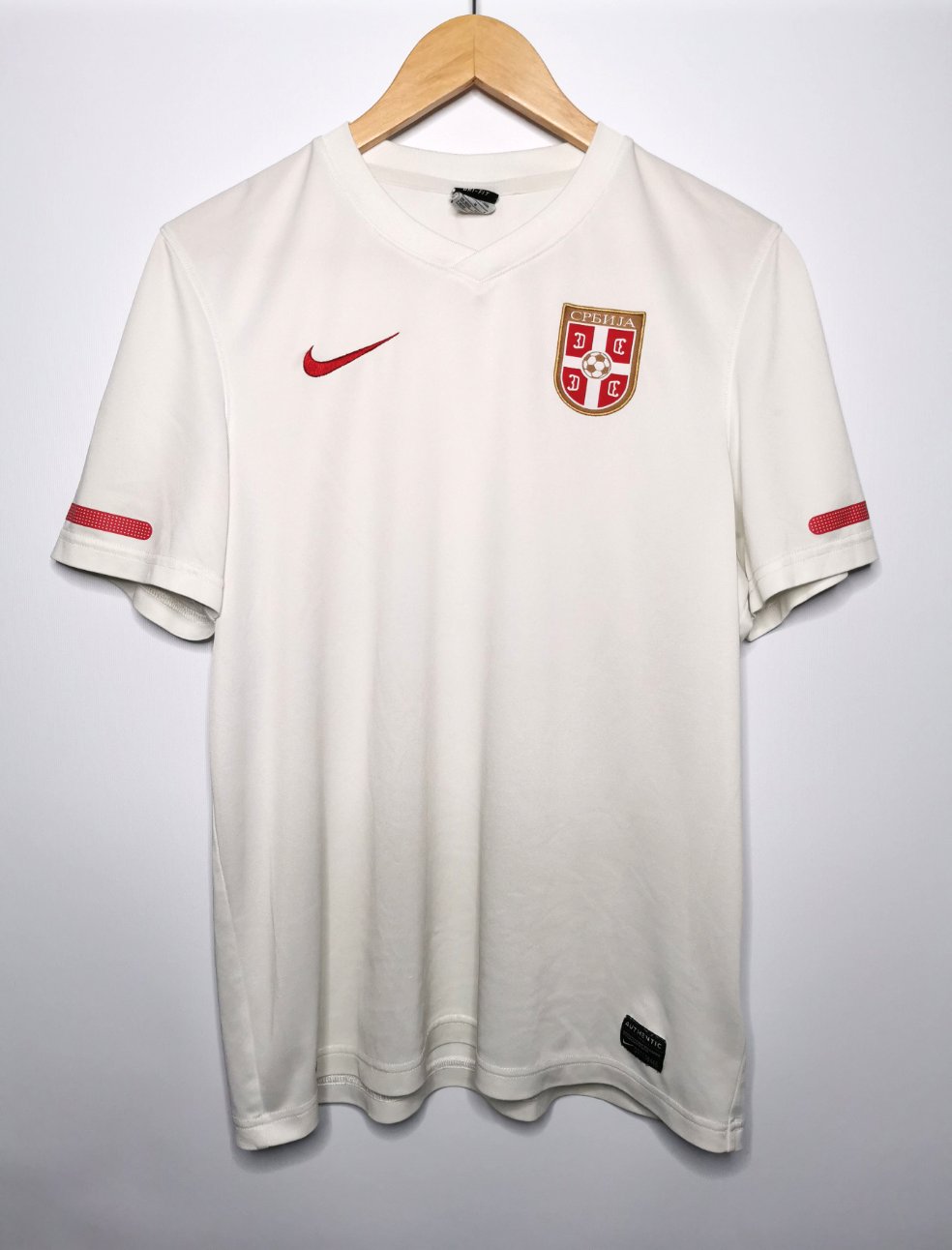 2010 Serbia Away, Medium