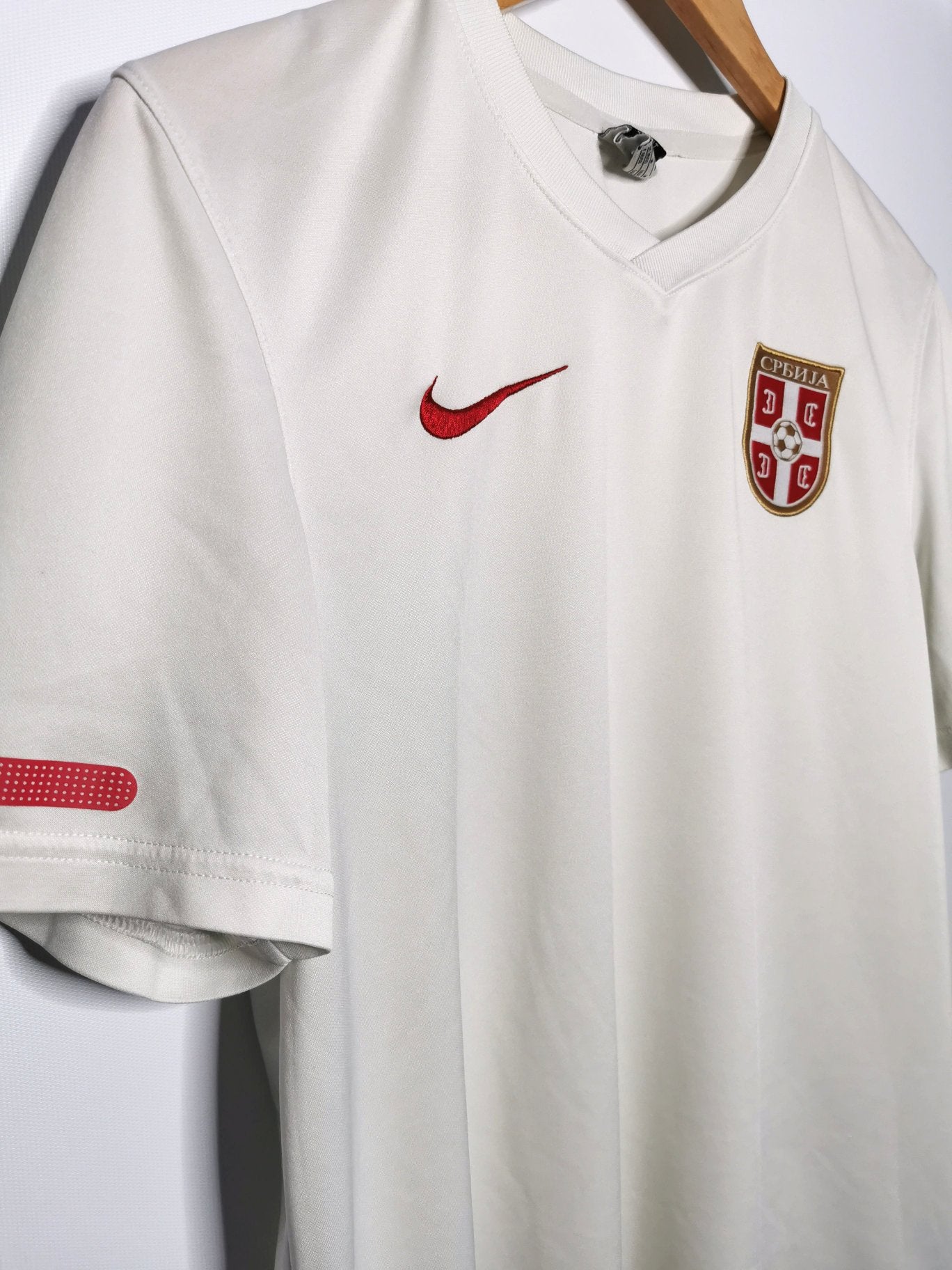 2010 Serbia Away, Medium