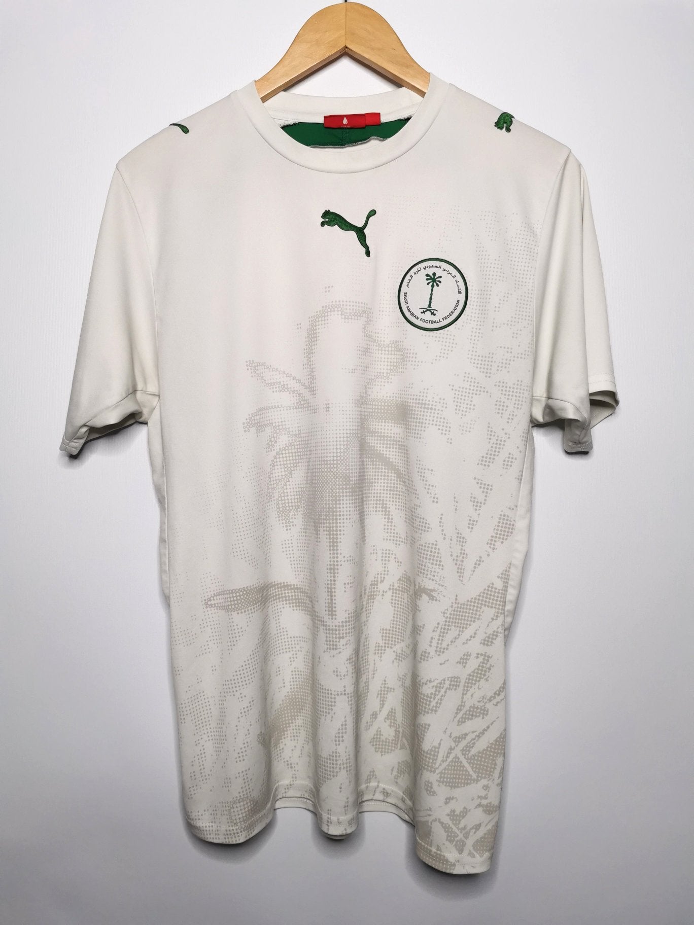 2006 Saudi Arabia Home, Medium