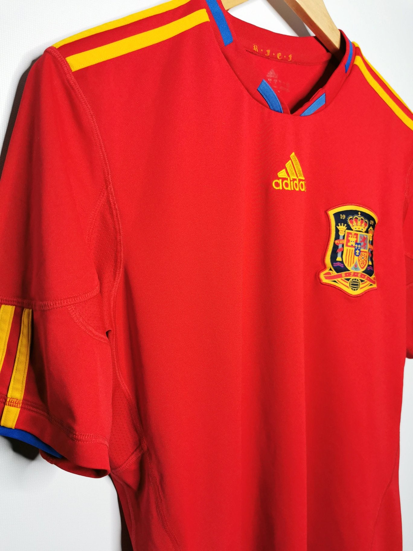 2010 Spain Home, Medium
