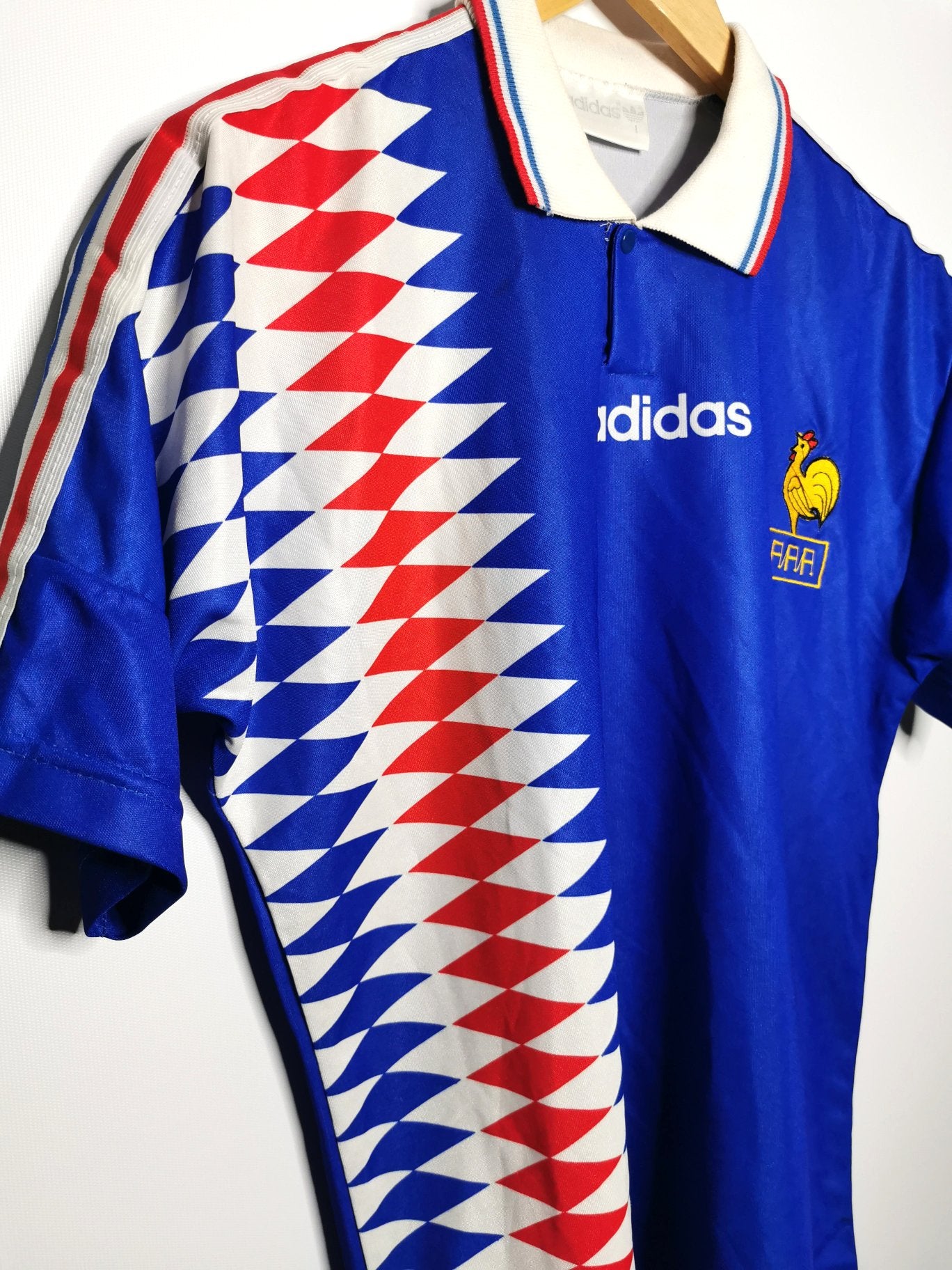 1994 France Home 'Cantona 7', front left