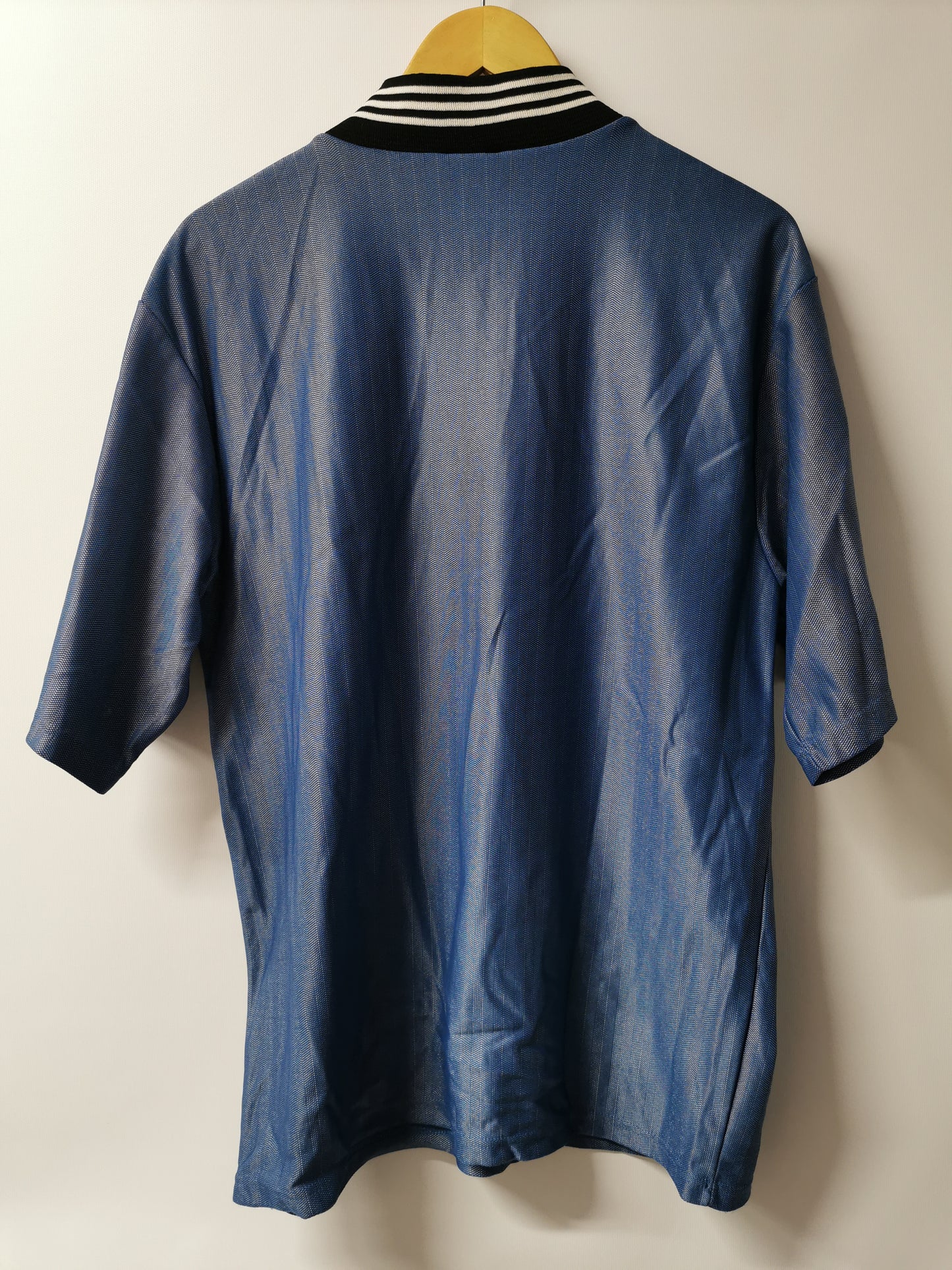 1996 Newcastle Away, Large