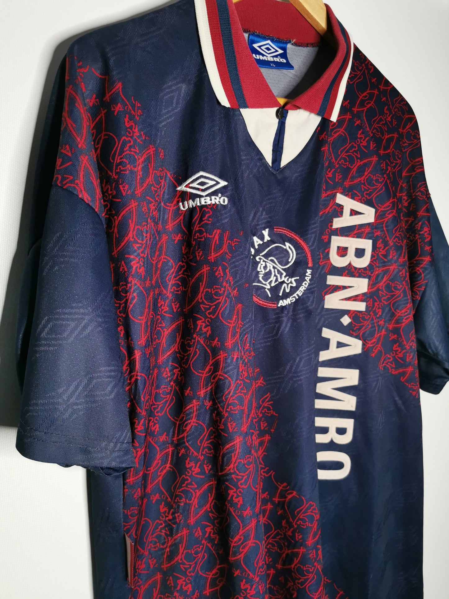 1994 Ajax Away, X Large