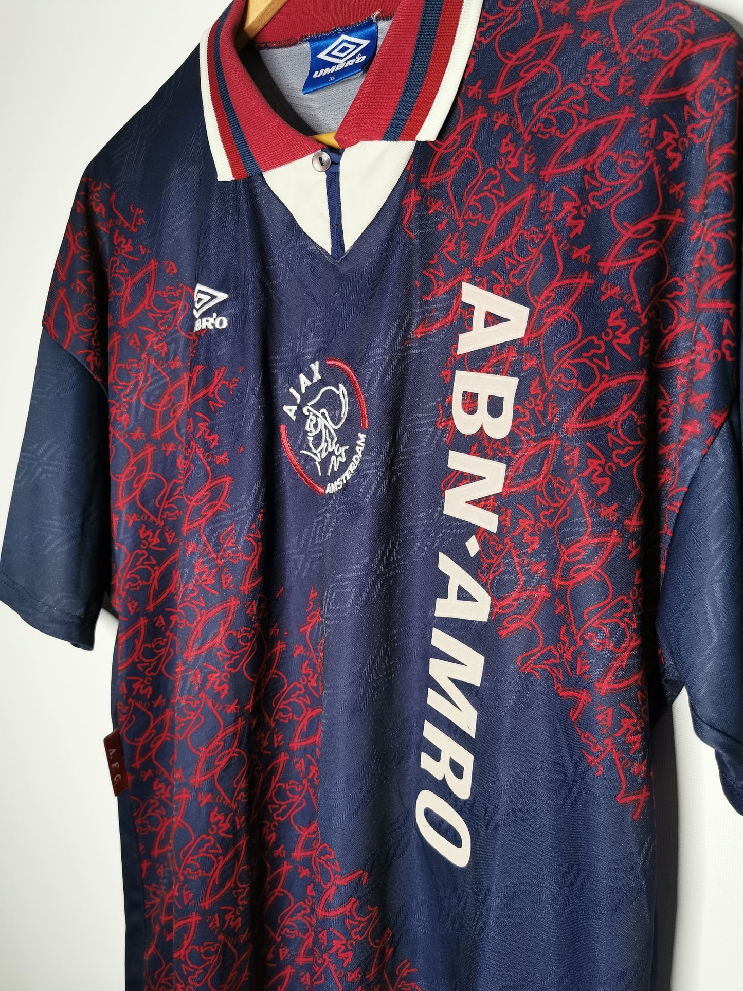 1994 Ajax Away, X Large