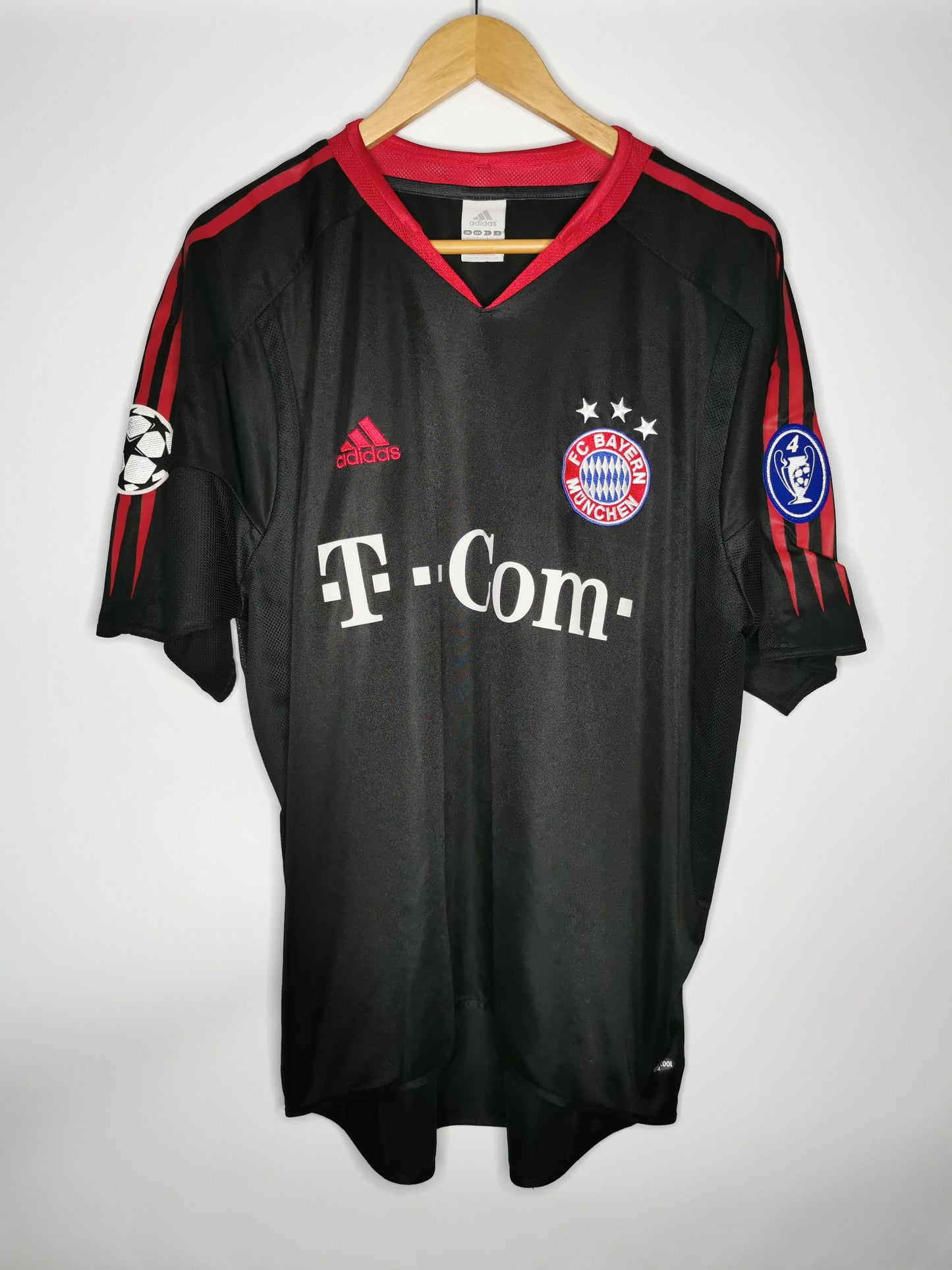 2004 Bayern Munich Third, Large