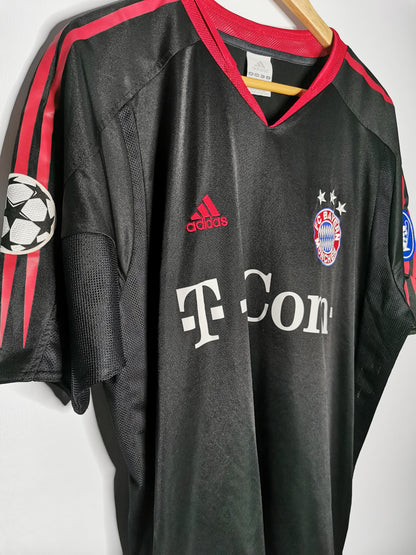 2004 Bayern Munich Third, Large