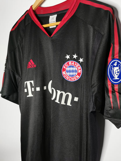 2004 Bayern Munich Third, Large