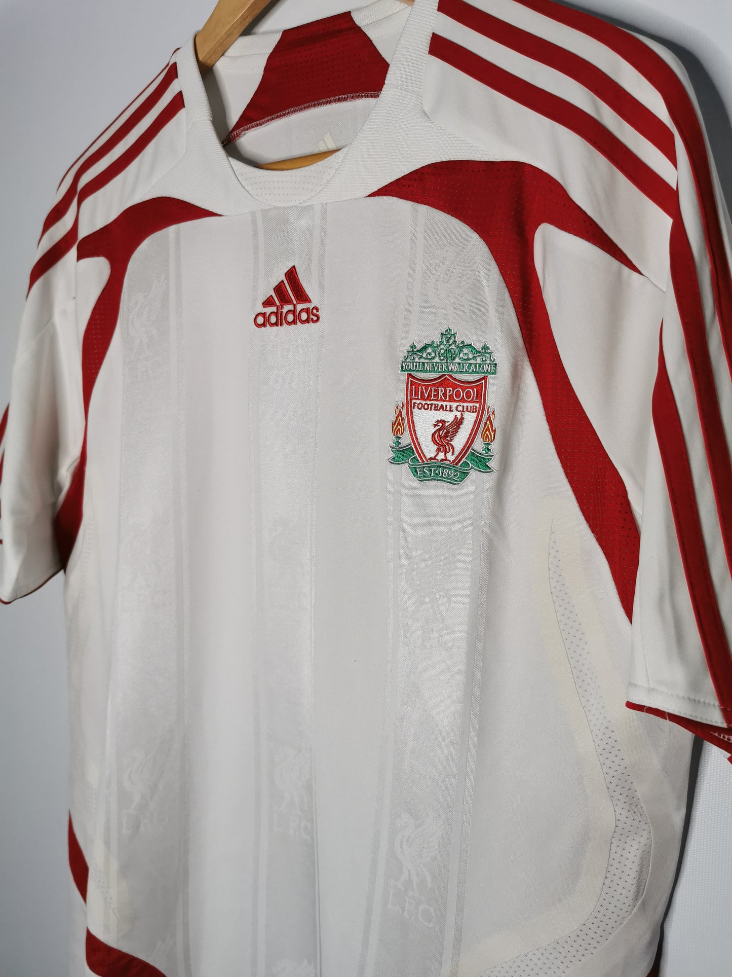 2007 Liverpool Away sponsorless Player Spec, Medium
