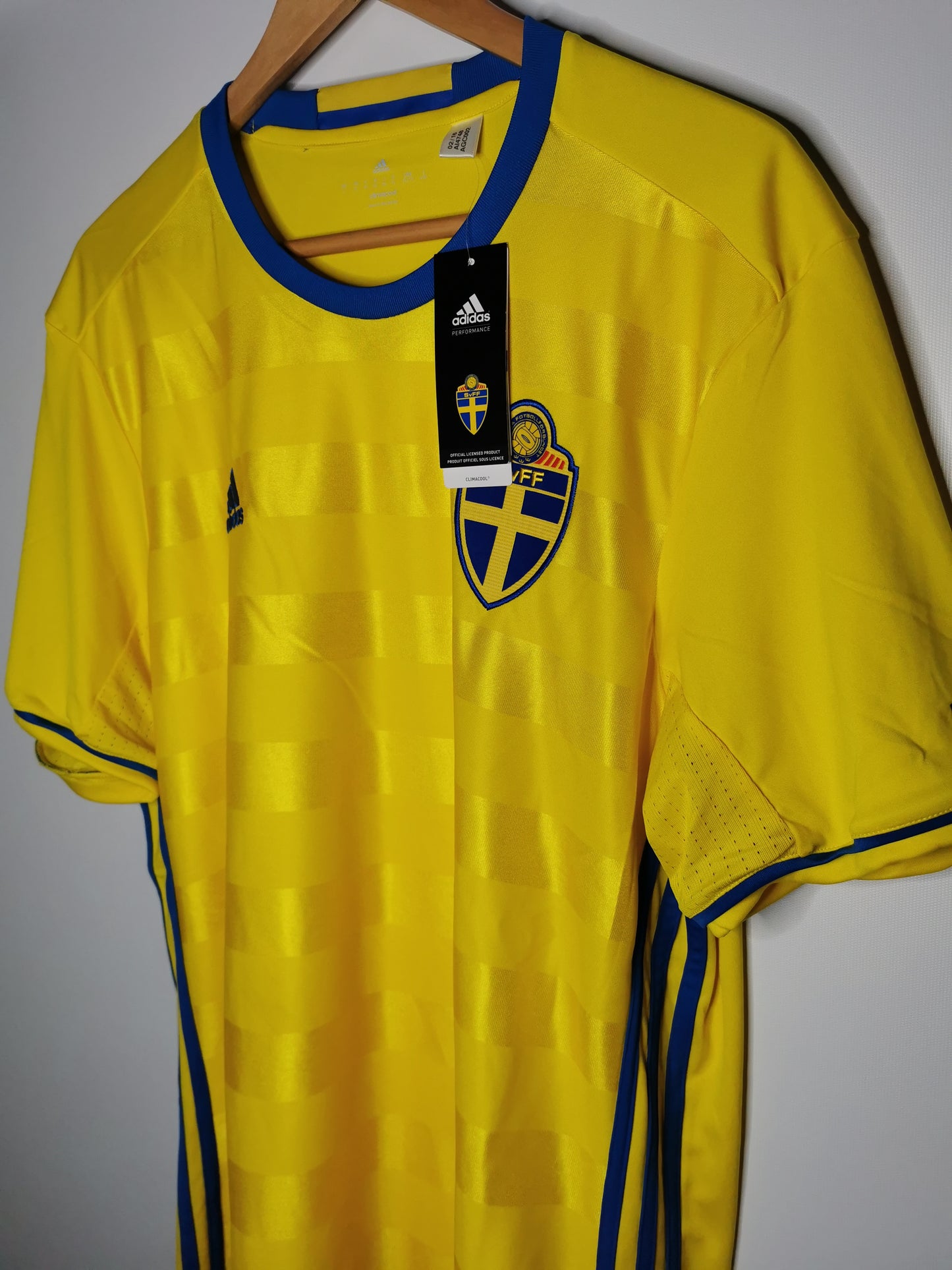 2016 Sweden Home, X Large, BNWT