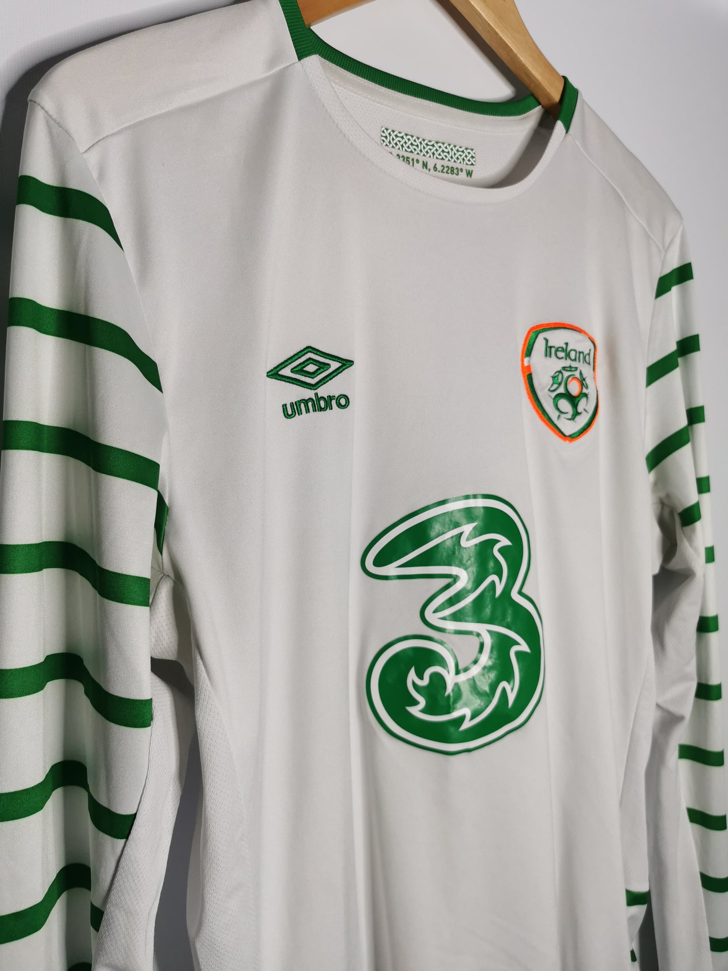2016 Ireland Away long sleeve, Medium